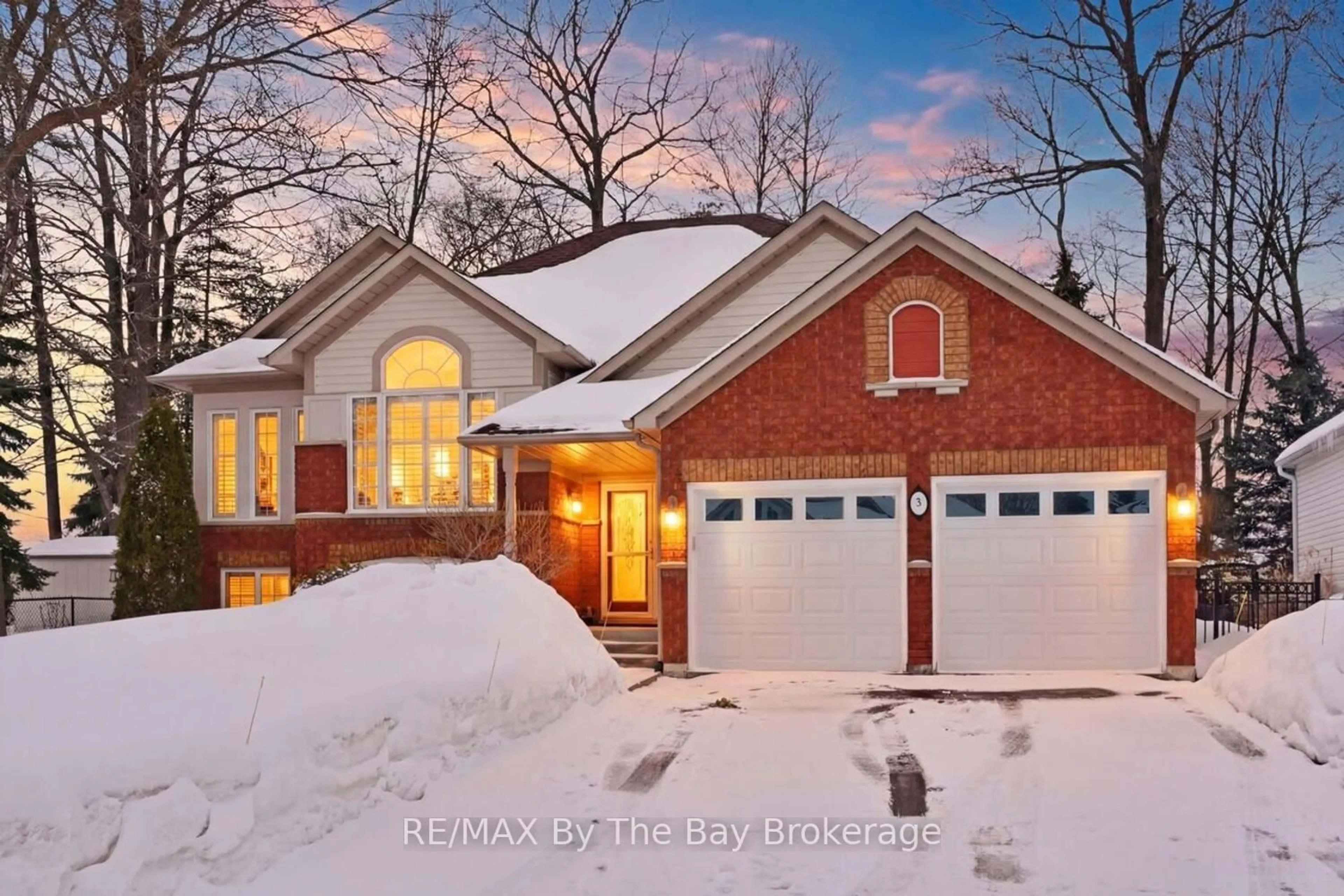 Home with brick exterior material, street for 3 FOXWOOD Cres, Wasaga Beach Ontario L9Z 1M7