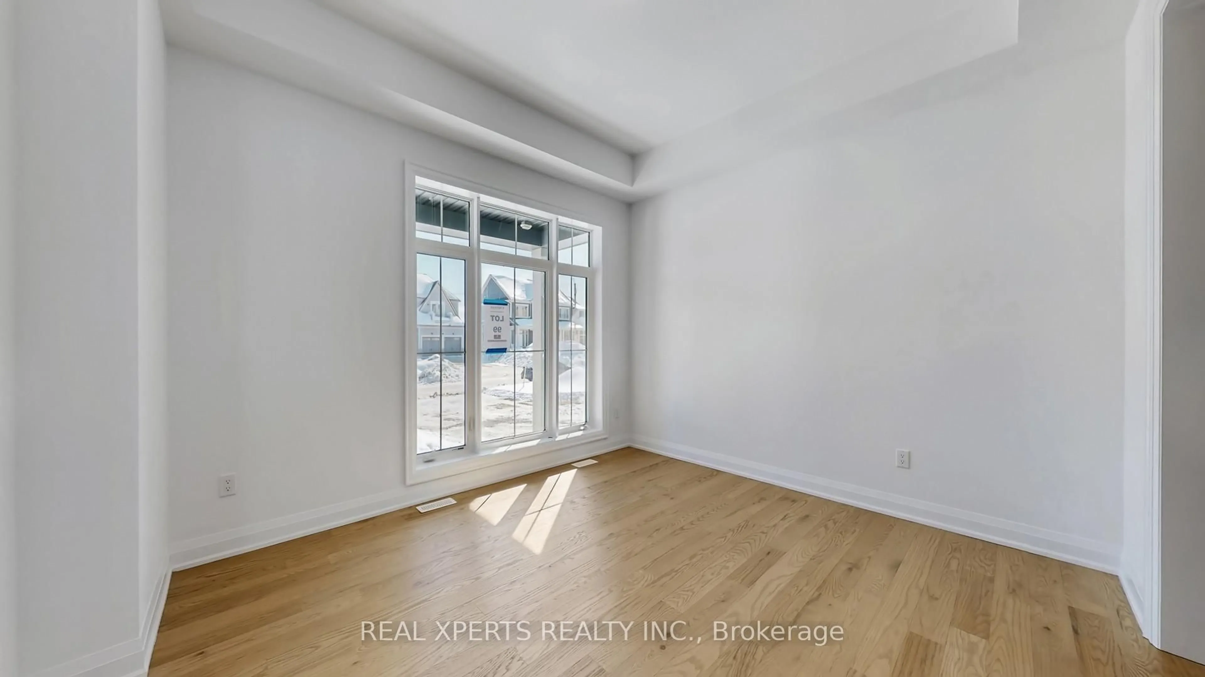 A pic of a room for 10 Aldwinckle Ave, Oro-Medonte Ontario L0L 2L0