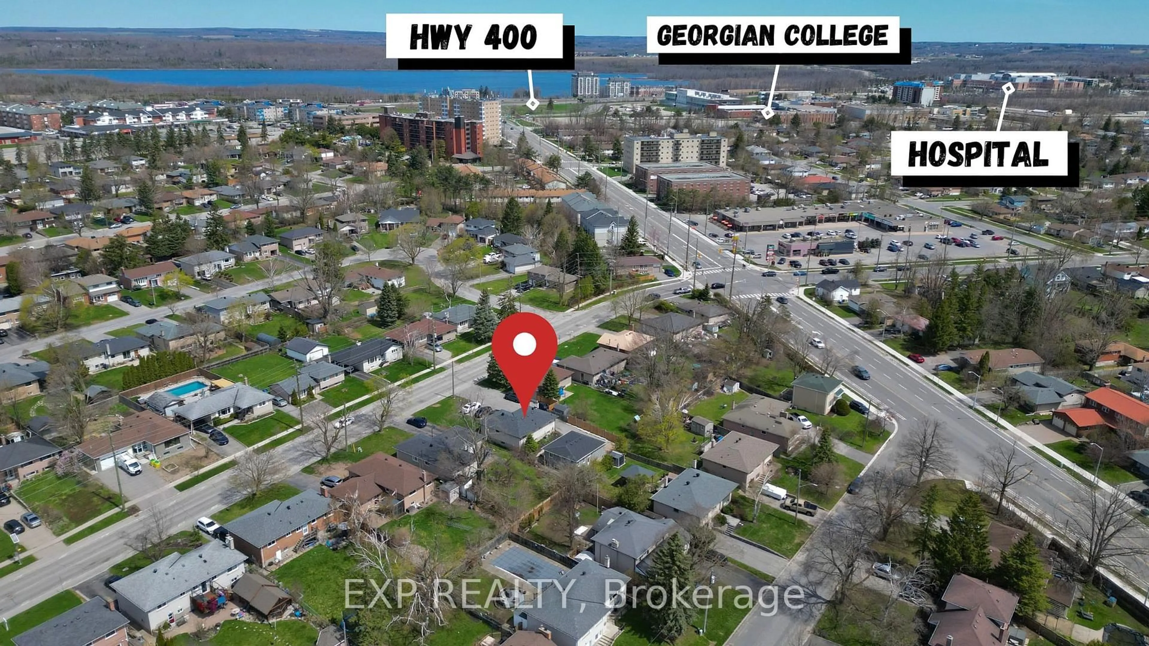 A pic from outside/outdoor area/front of a property/back of a property/a pic from drone, street for 277 Grove St, Barrie Ontario L4M 2R2