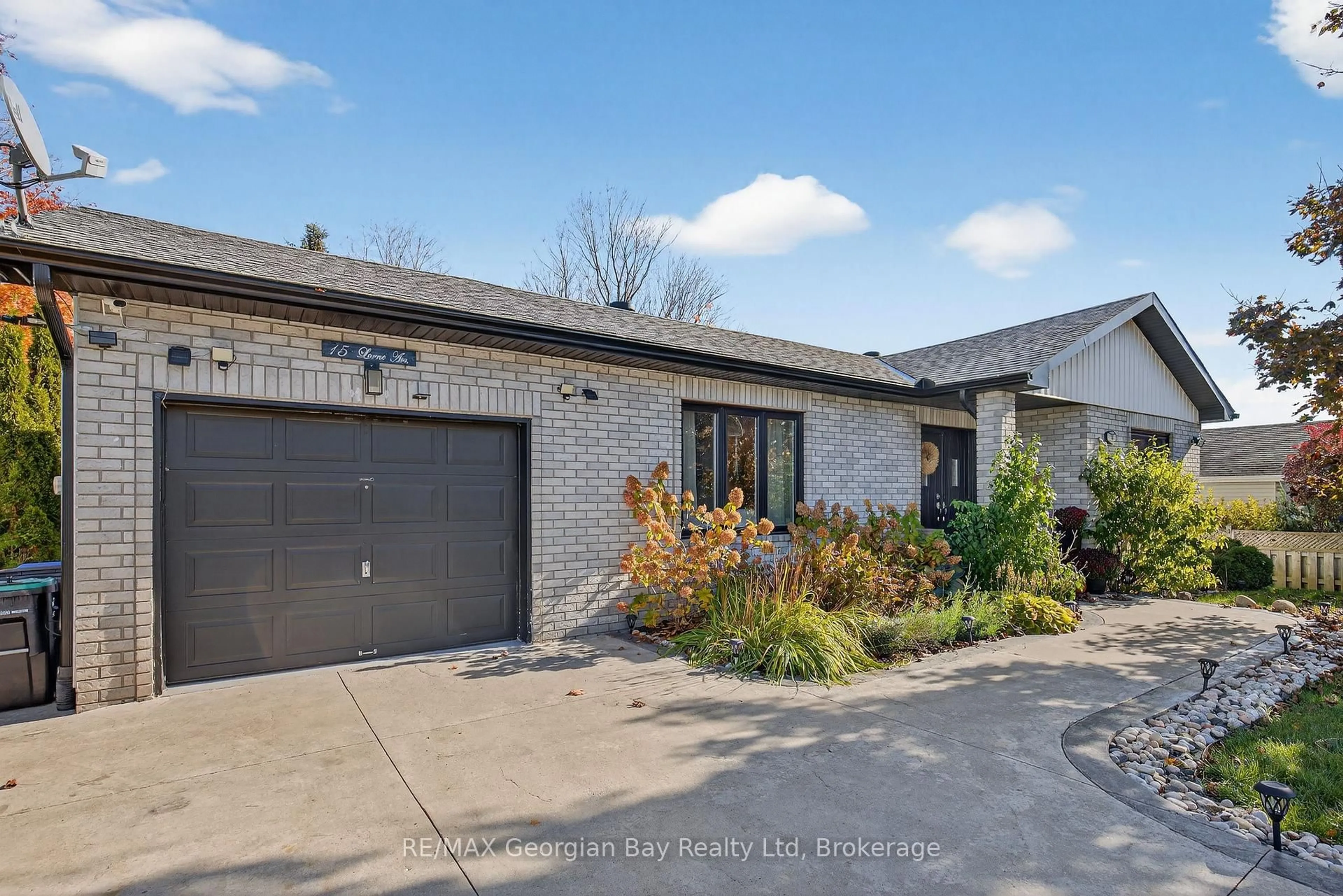 Home with brick exterior material, street for 15 Lorne Ave, Penetanguishene Ontario L9M 1B1