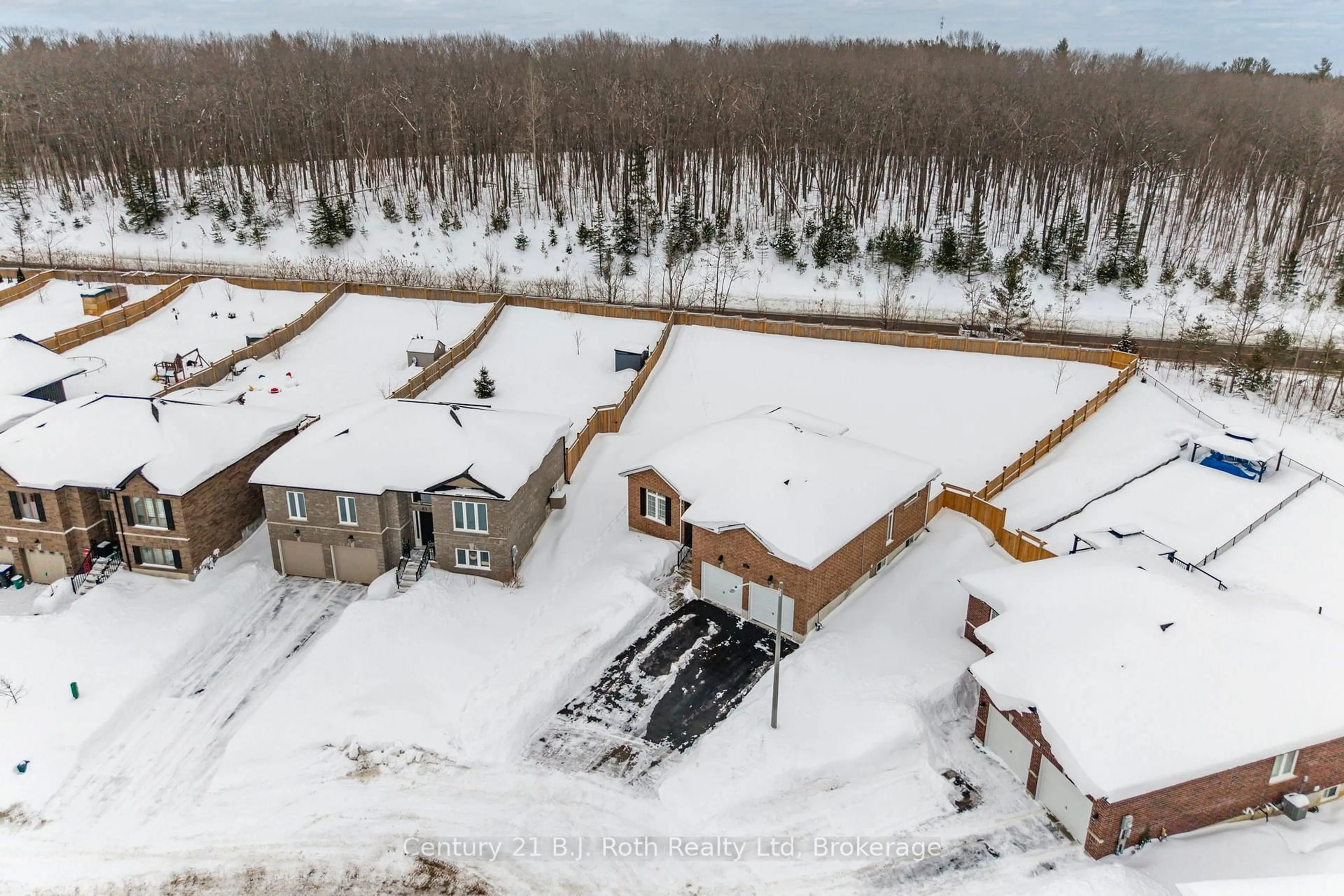 A pic from outside/outdoor area/front of a property/back of a property/a pic from drone, building for 53 Hunter Ave, Tay Ontario L0K 2A0