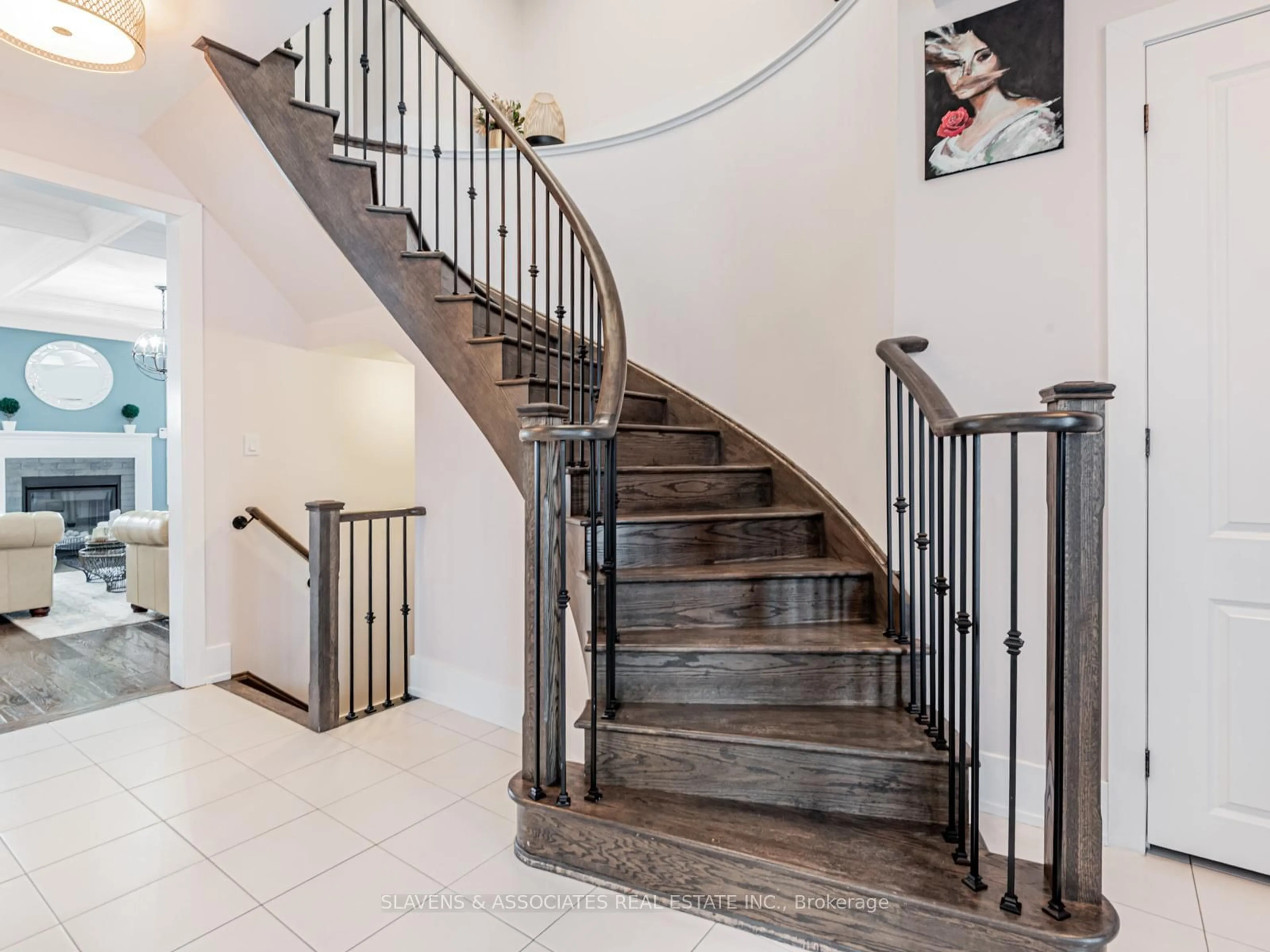 Stairs for 26 Marks Rd, Springwater Ontario L9X 0S5