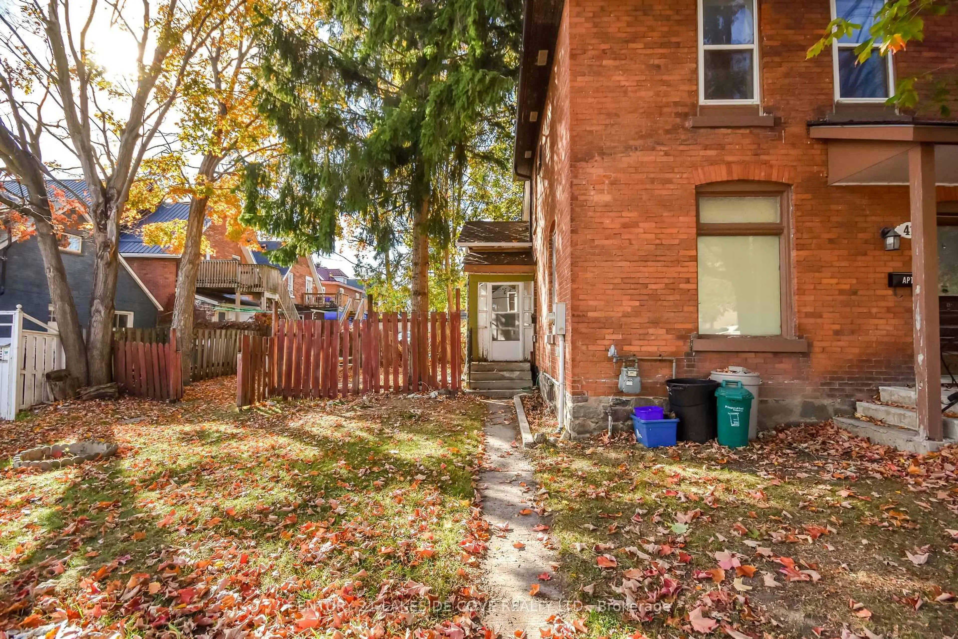 Patio, street for 41 Albert St, Orillia Ontario L3V 5K3