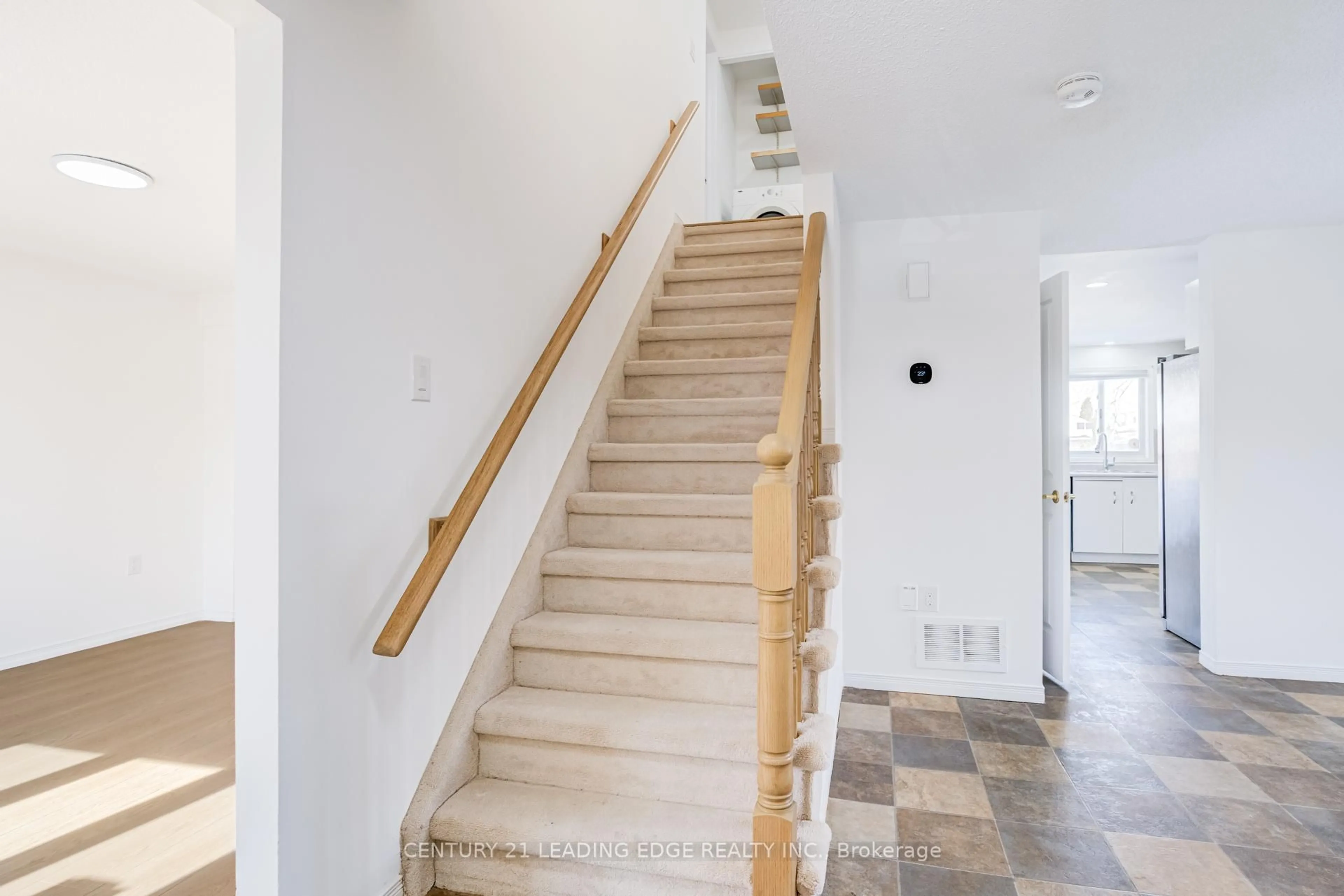 Stairs for 7 Nugent Crt, Barrie Ontario L4N 7A9