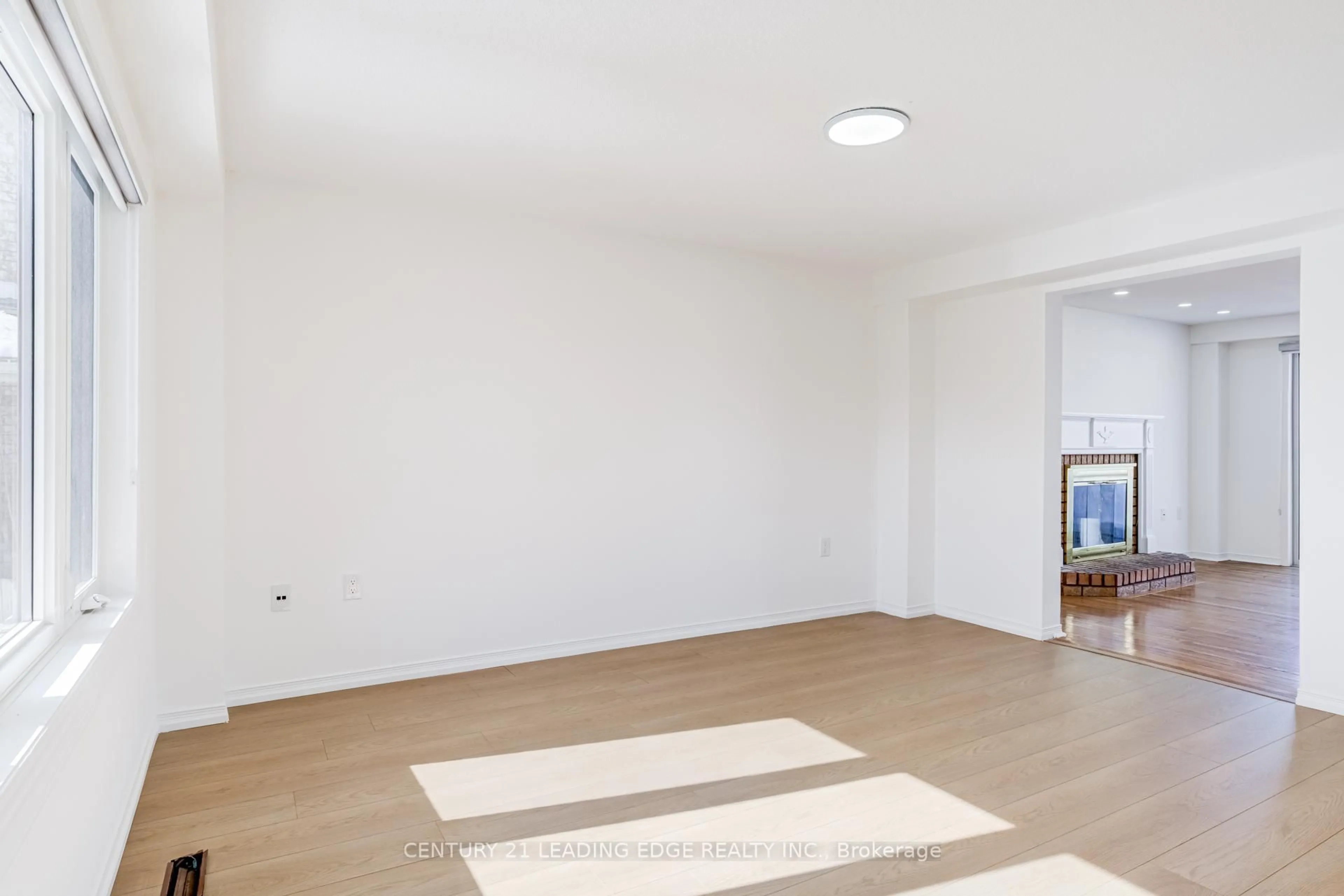 A pic of a room for 7 Nugent Crt, Barrie Ontario L4N 7A9