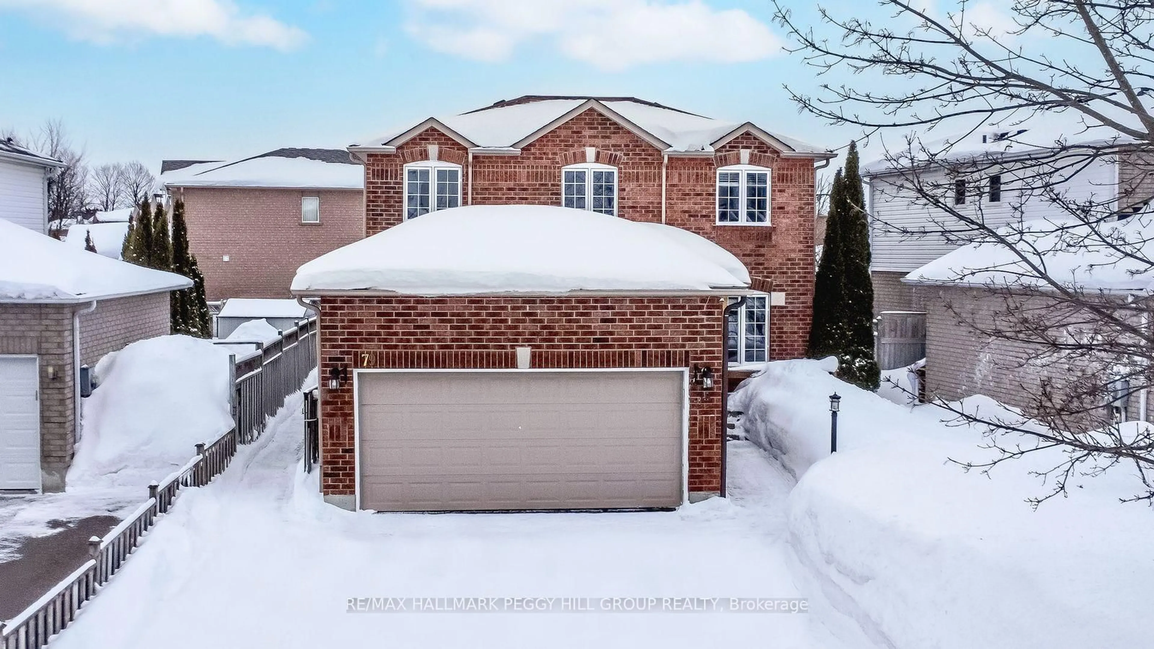 A pic from outside/outdoor area/front of a property/back of a property/a pic from drone, street for 79 Girdwood Dr, Barrie Ontario L4N 8R1