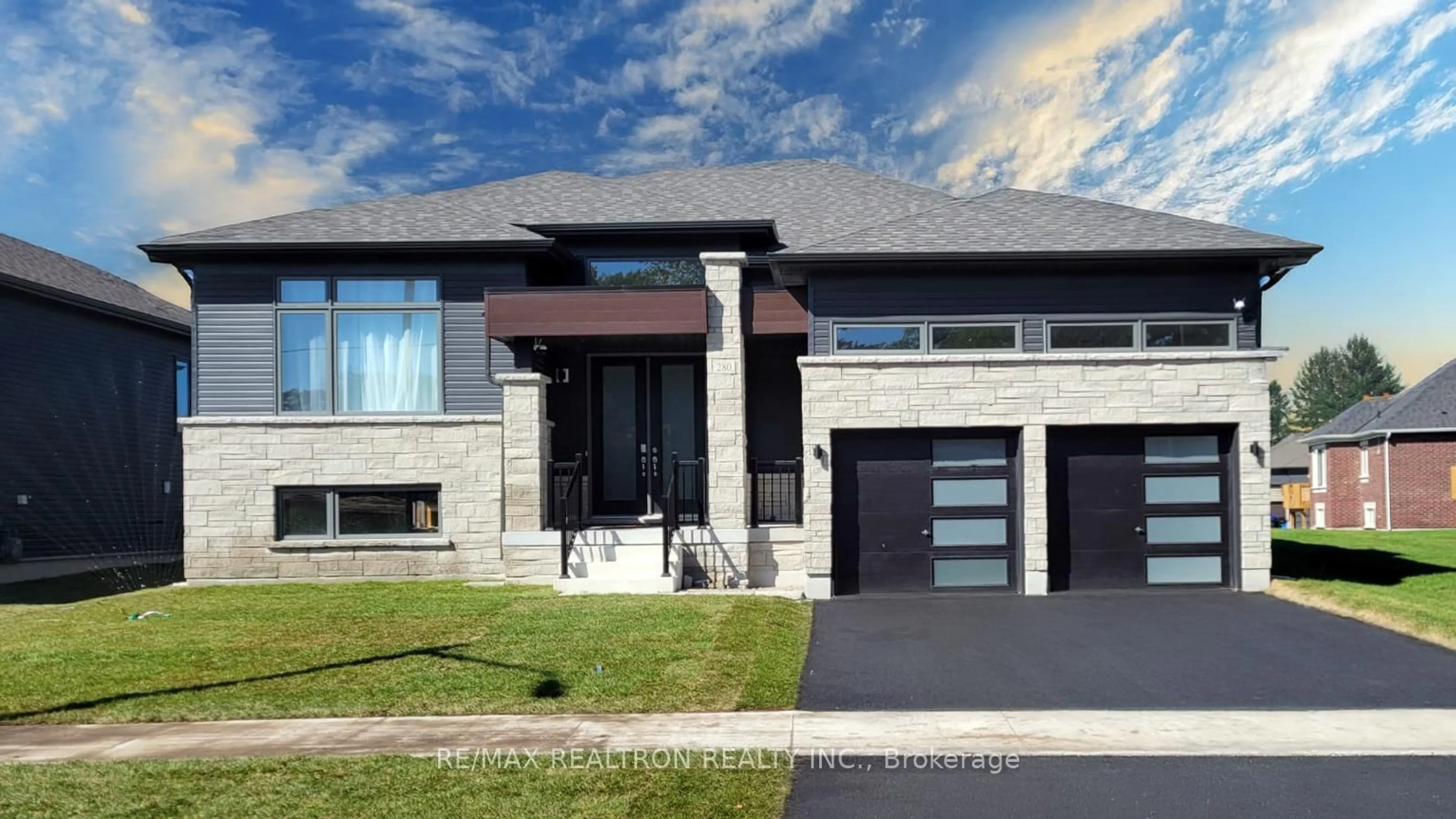Home with brick exterior material, street for 280 Ramblewood Dr, Wasaga Beach Ontario L9Z 0L5