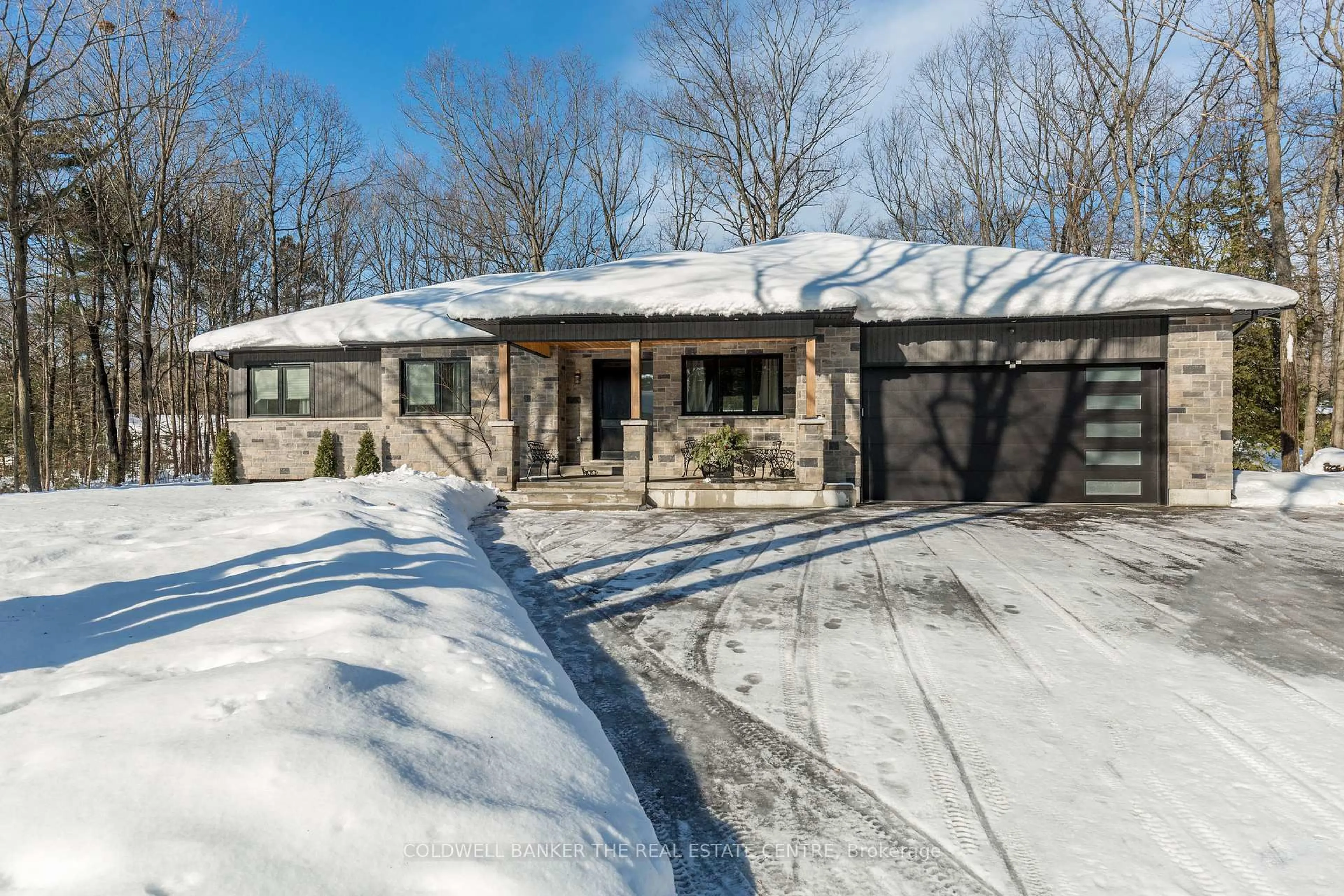 Home with brick exterior material, street for 34 Oakwood Ave, Tiny Ontario L9M 0J2