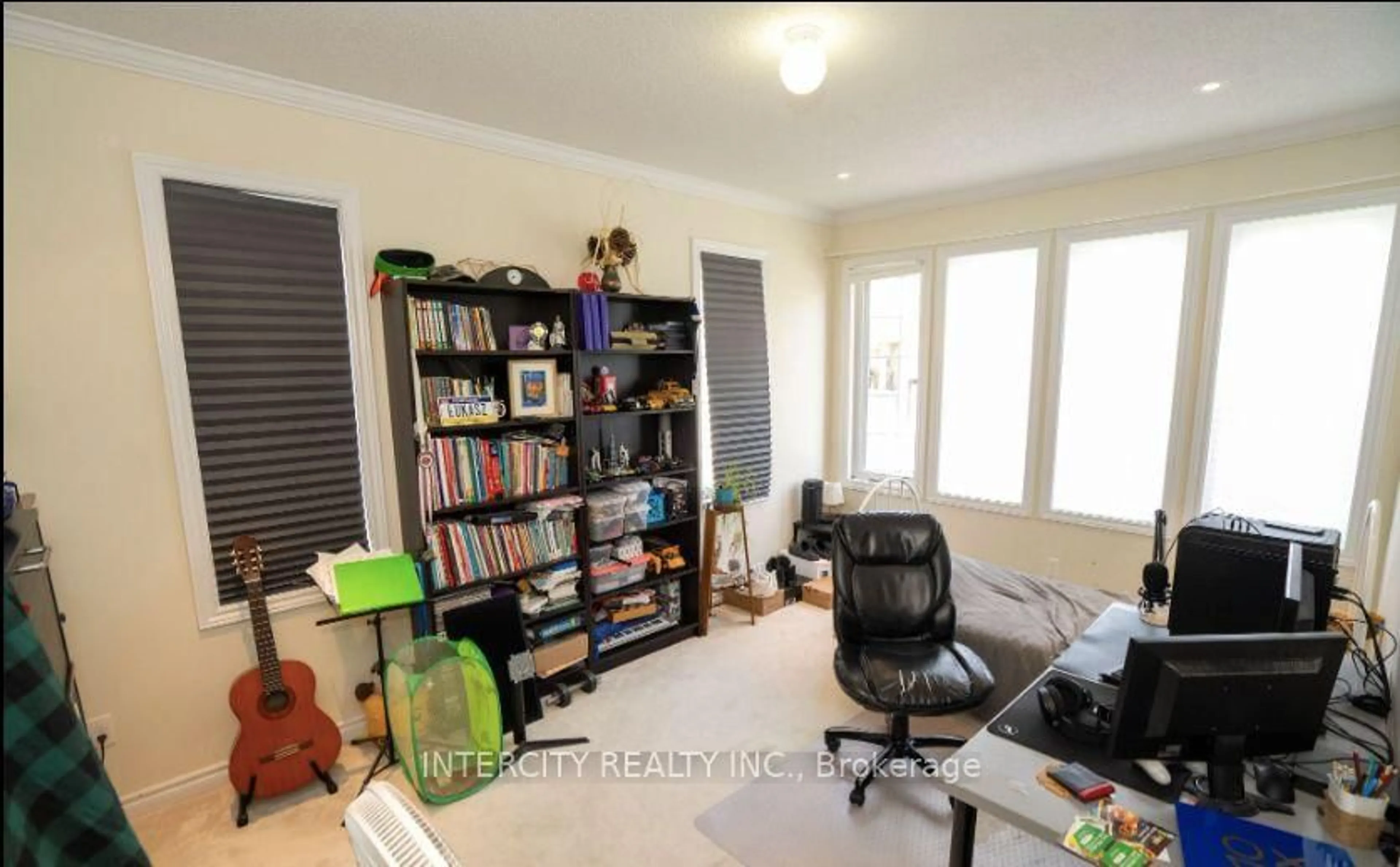 A pic of a room for 32 Waterview Rd, Wasaga Beach Ontario L9Z 0E9