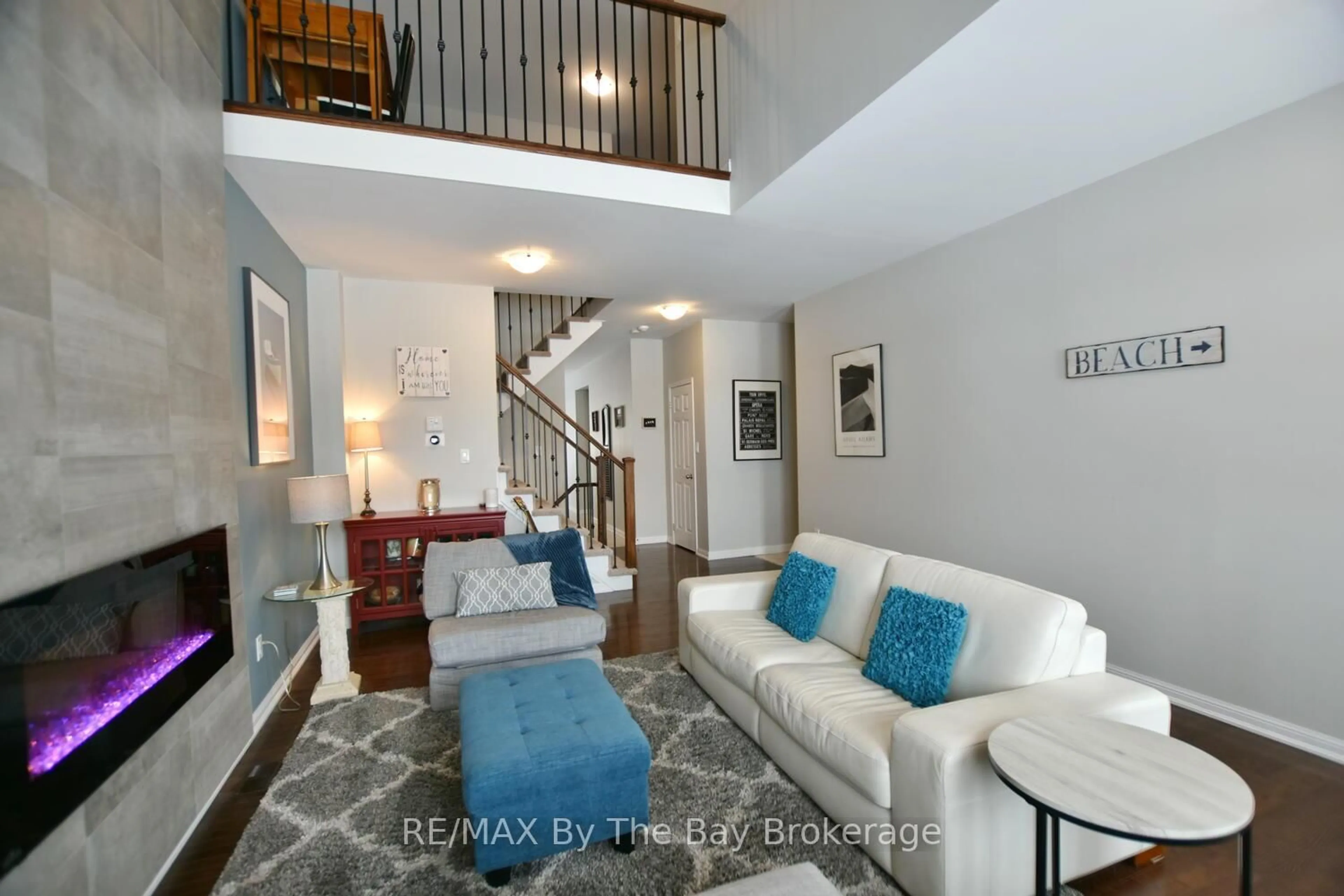 Living room with furniture, unknown for 37 Berkshire Ave, Wasaga Beach Ontario L9Z 0G3