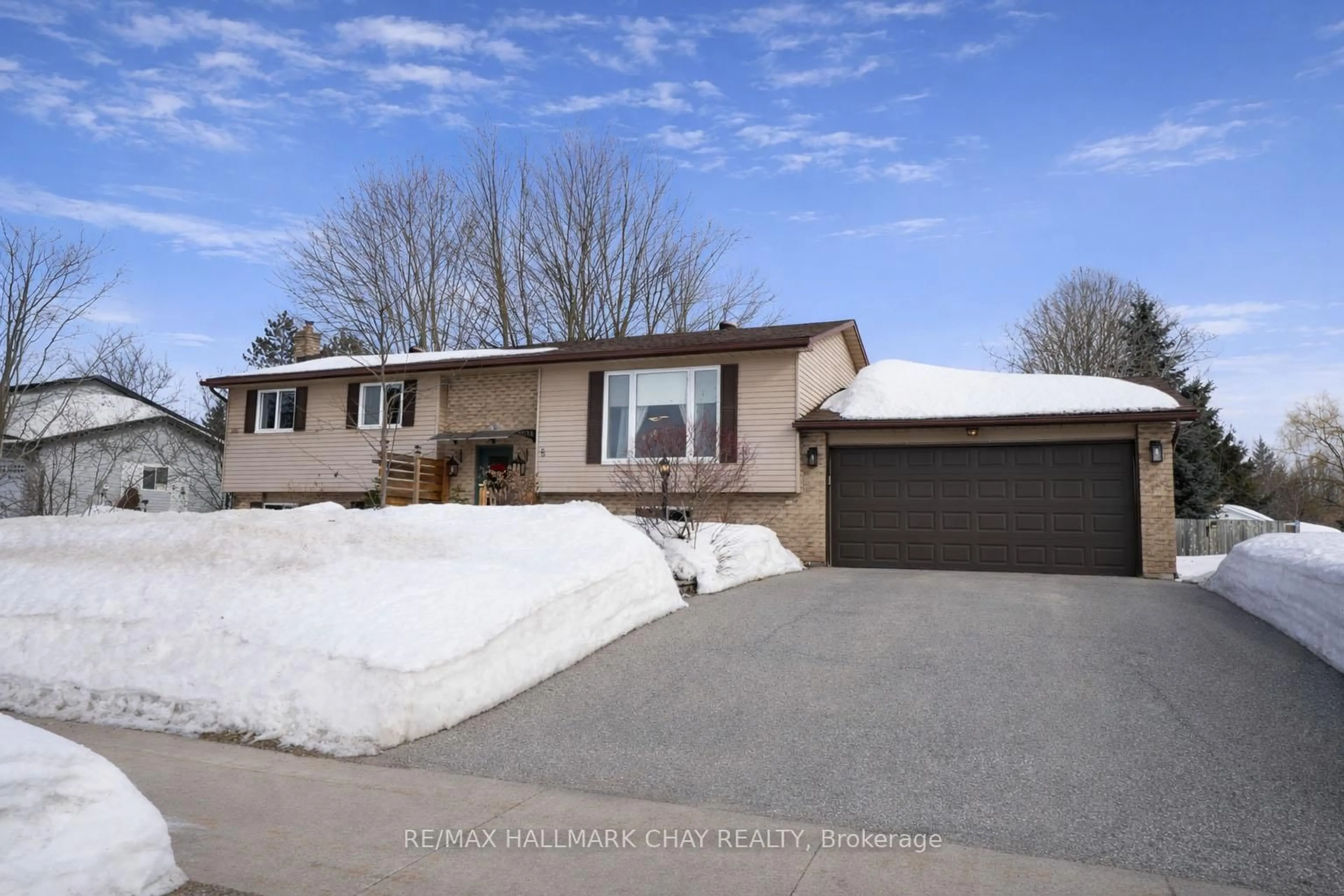 Unknown for 8 St Patricks Dr, Springwater Ontario L0L 2K0