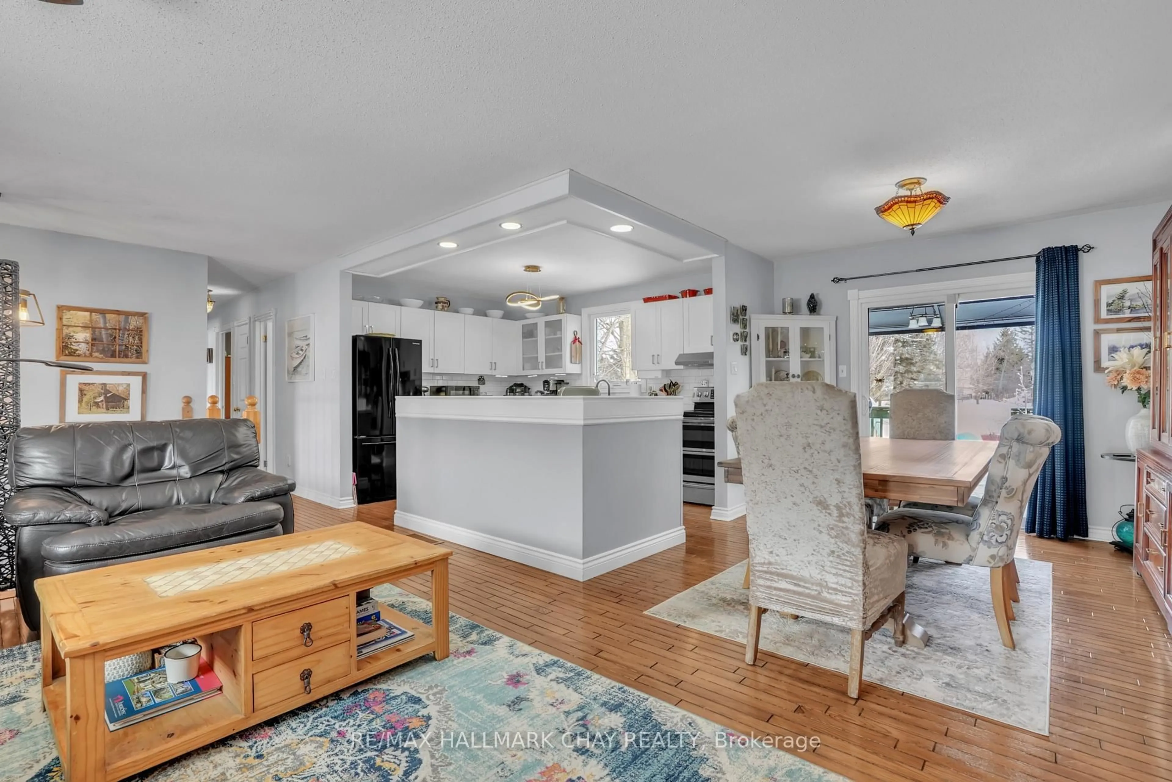 Open concept kitchen, ceramic/tile floor for 8 St Patricks Dr, Springwater Ontario L0L 2K0