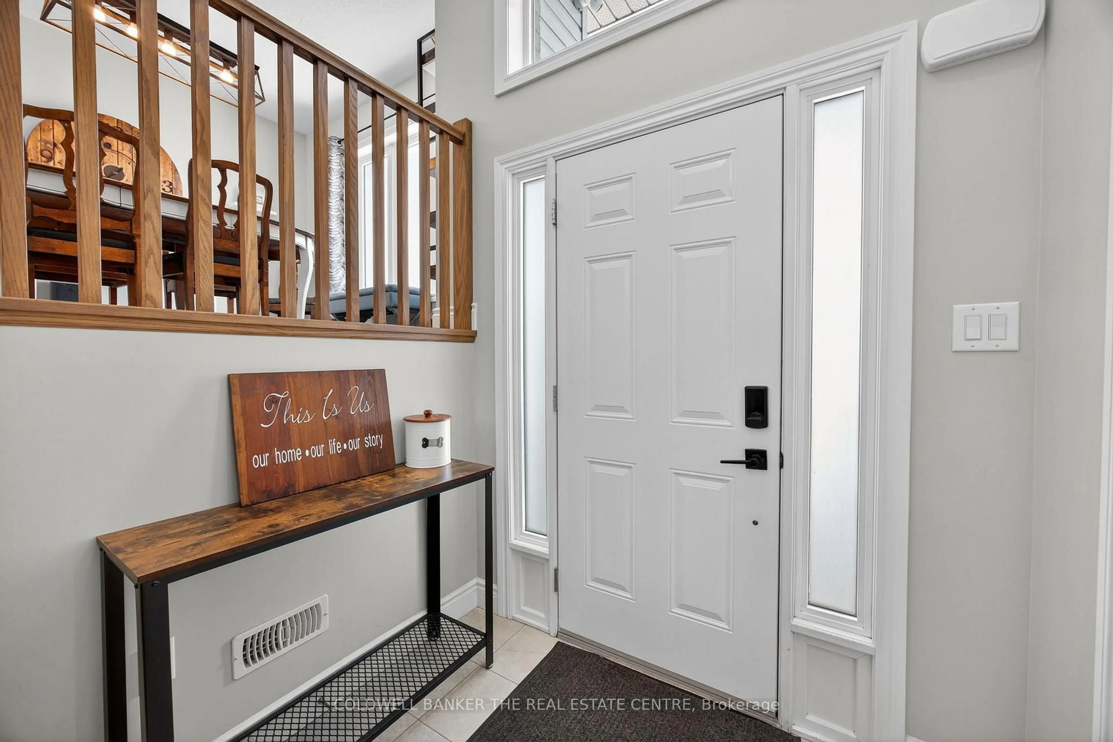 Indoor entryway for 31 Ralph Dalton Blvd, Tay Ontario L0K 2A0