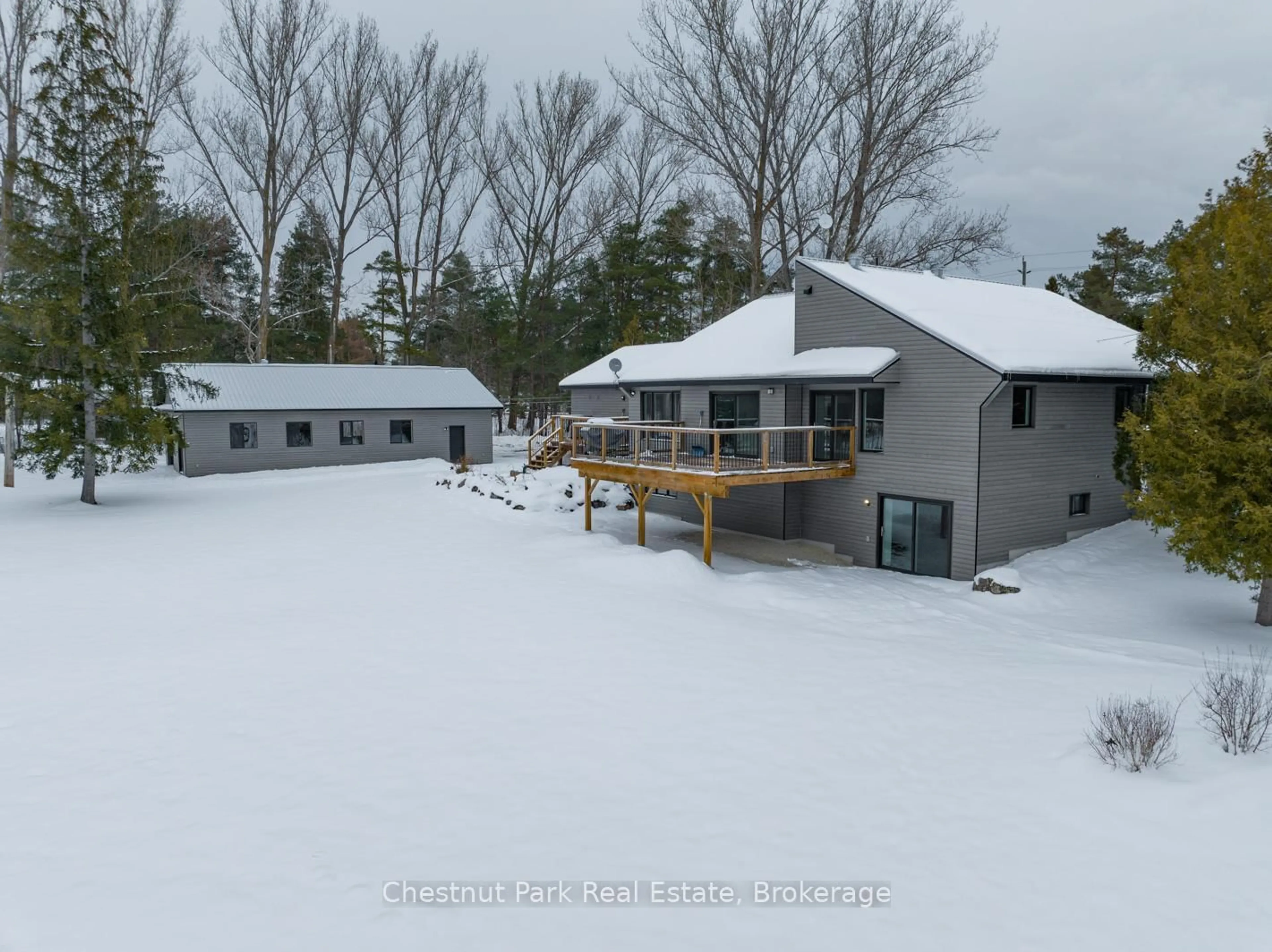 A pic from outside/outdoor area/front of a property/back of a property/a pic from drone, mountain view for 2890 Nottawasaga Conc 10, Clearview Ontario L9Y 3Y9