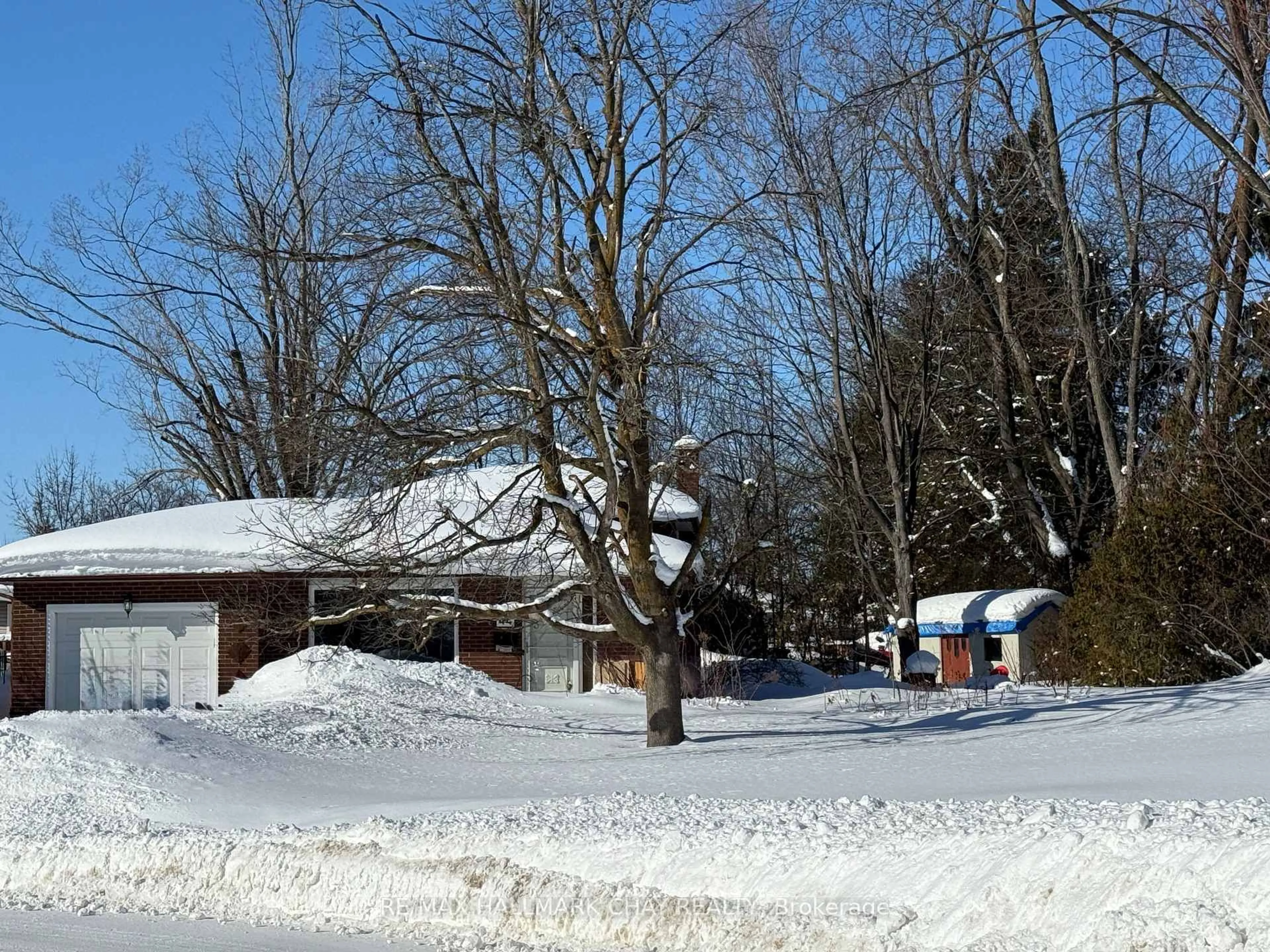 Unknown for 44 Belcourt Ave, Barrie Ontario L4M 4E4