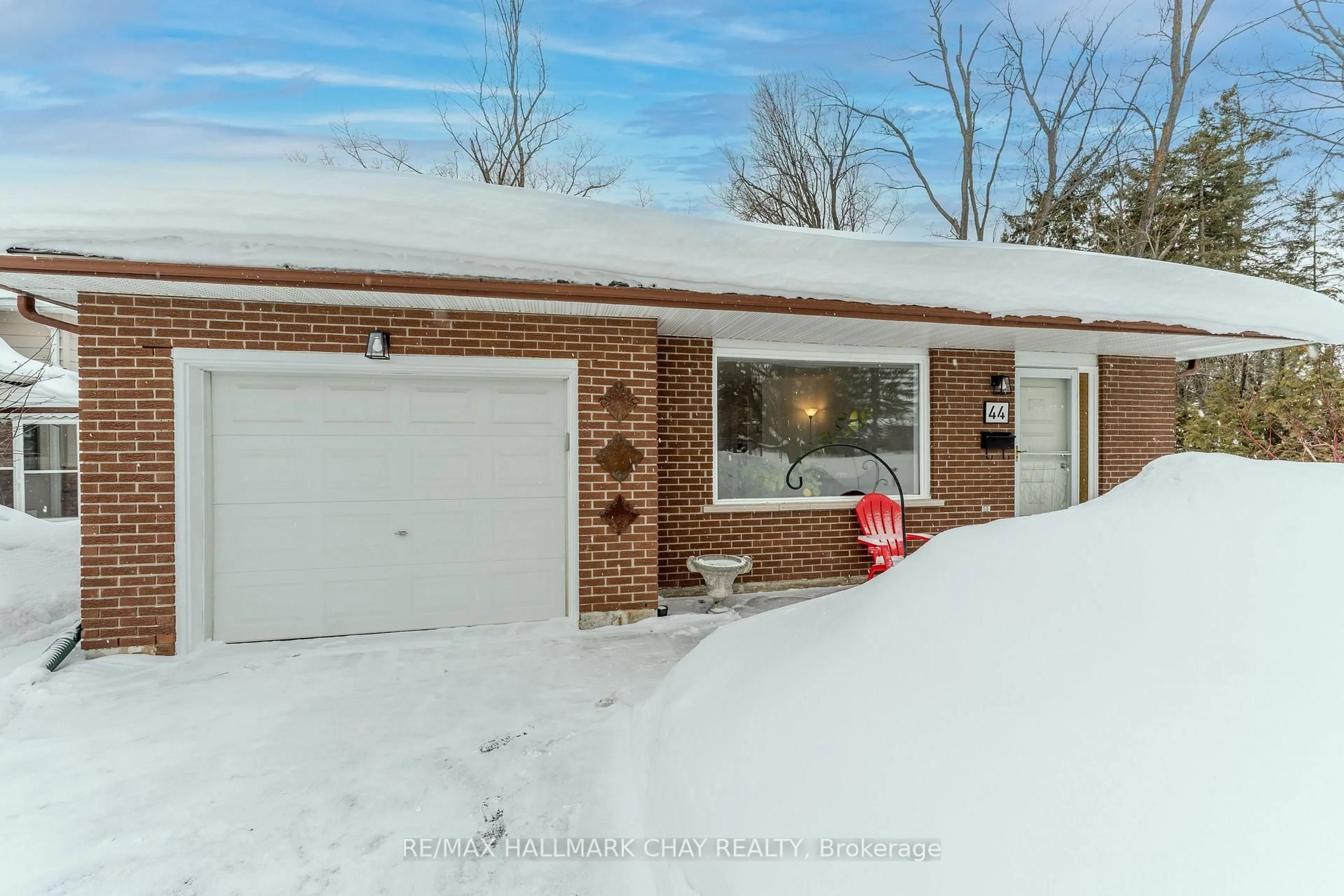 Home with brick exterior material, street for 44 Belcourt Ave, Barrie Ontario L4M 4E4