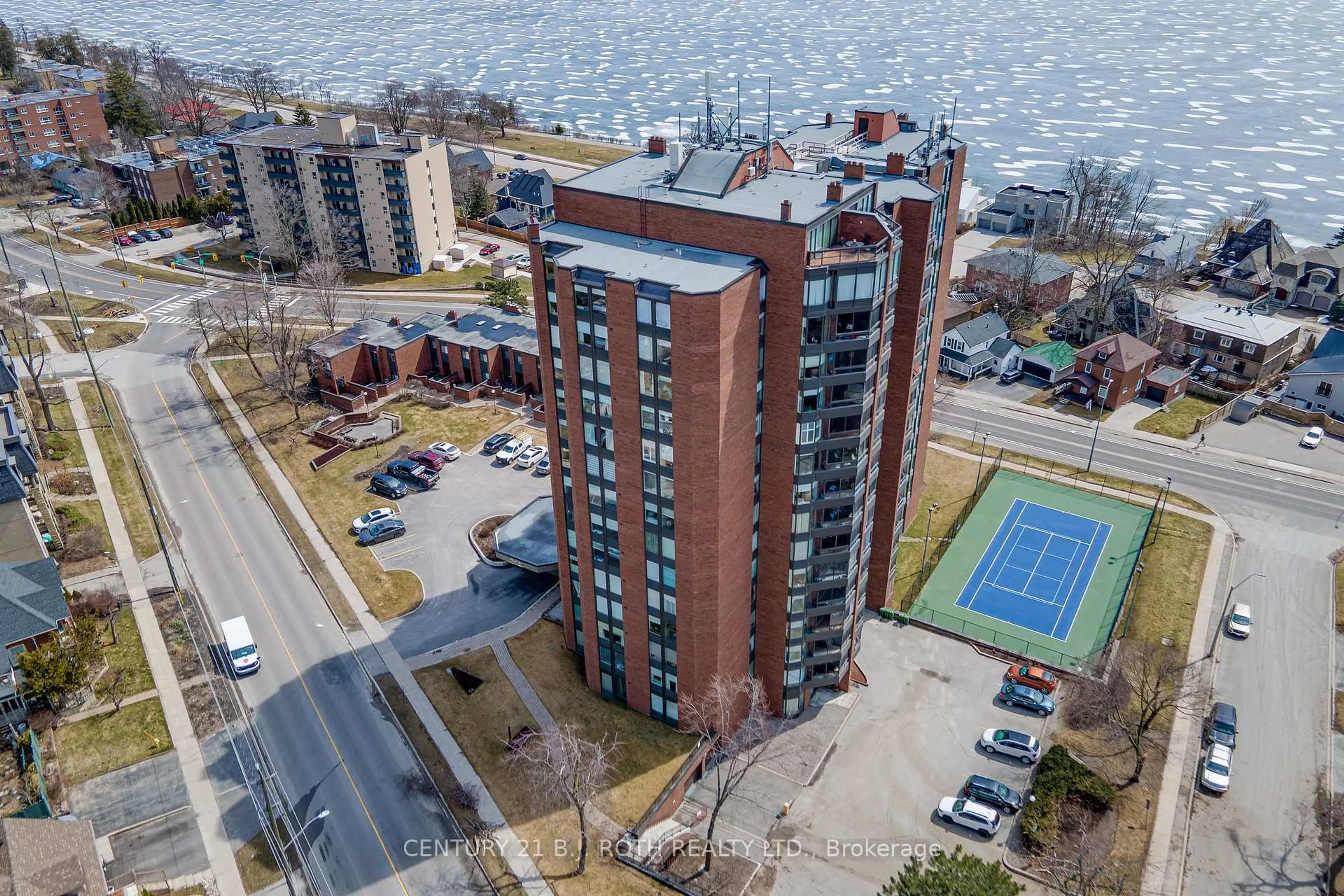 A pic from outside/outdoor area/front of a property/back of a property/a pic from drone, unknown for 181 Collier St #301, Barrie Ontario L4M 5L6