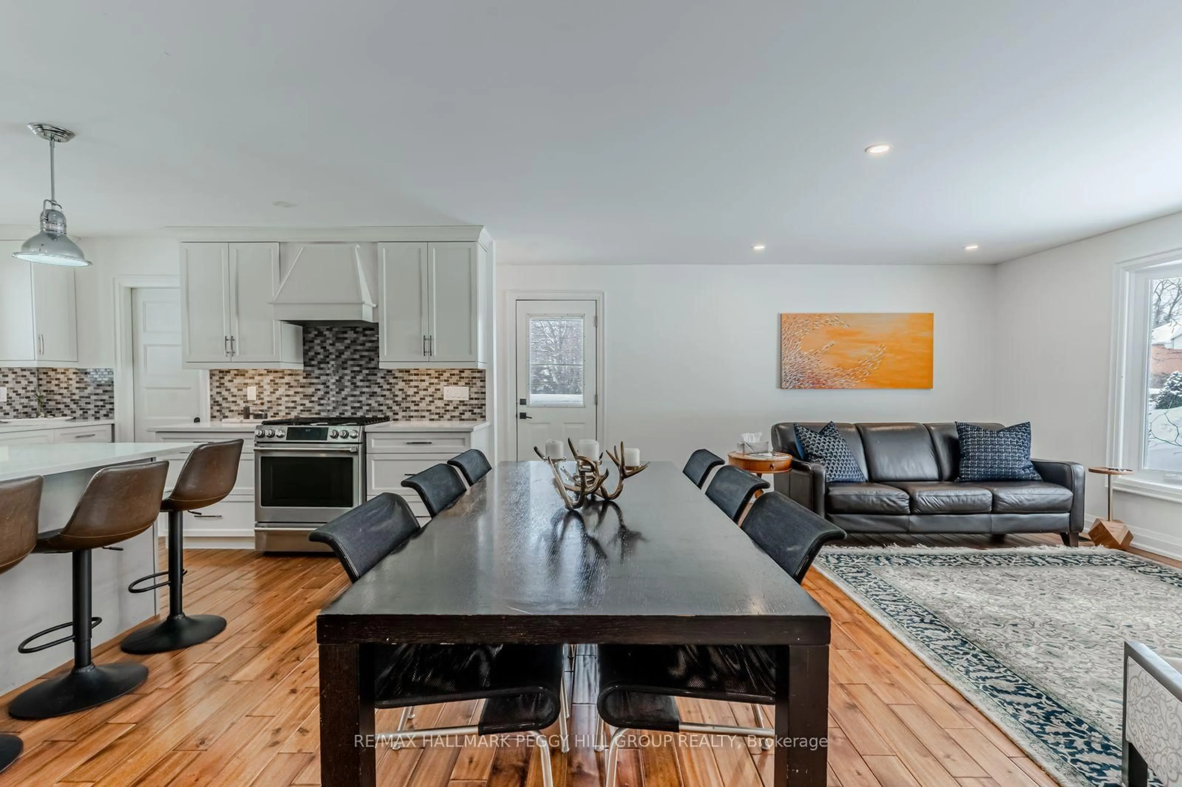 Open concept kitchen, wood/laminate floor for 1127 Sunnidale Rd, Springwater Ontario L9X 0R9