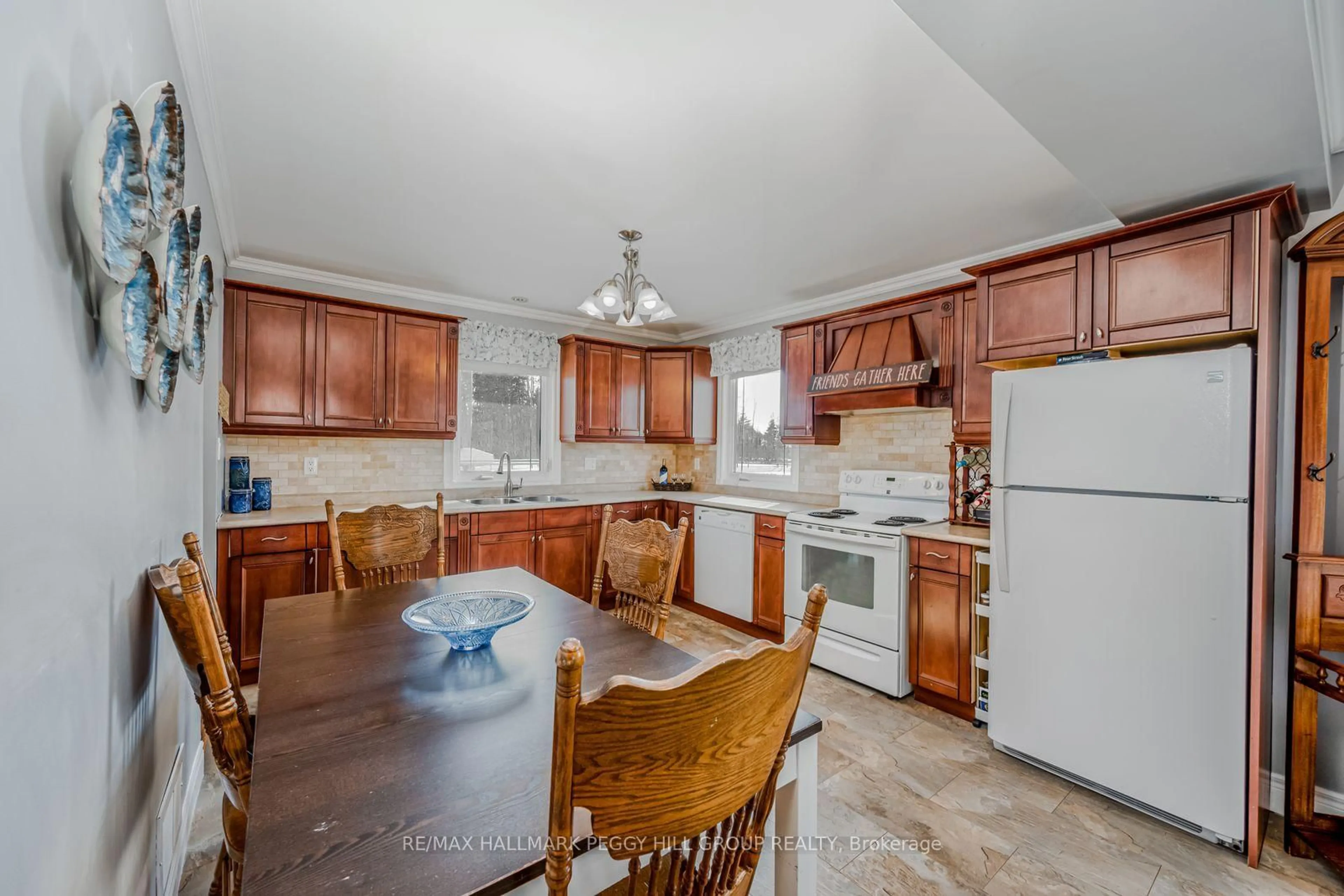 Open concept kitchen, unknown for 2290 11 Highway, Oro-Medonte Ontario L0L 2L0