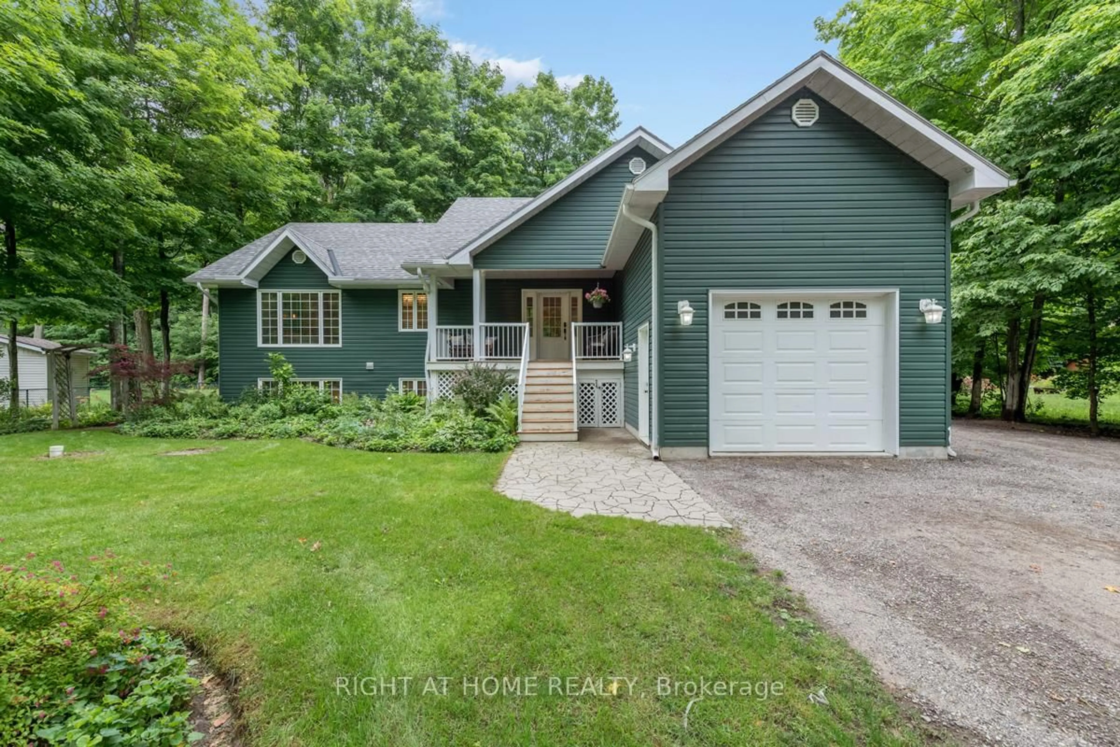 Home with vinyl exterior material, street for 137 Desroches Tr, Tiny Ontario L9M 0H9