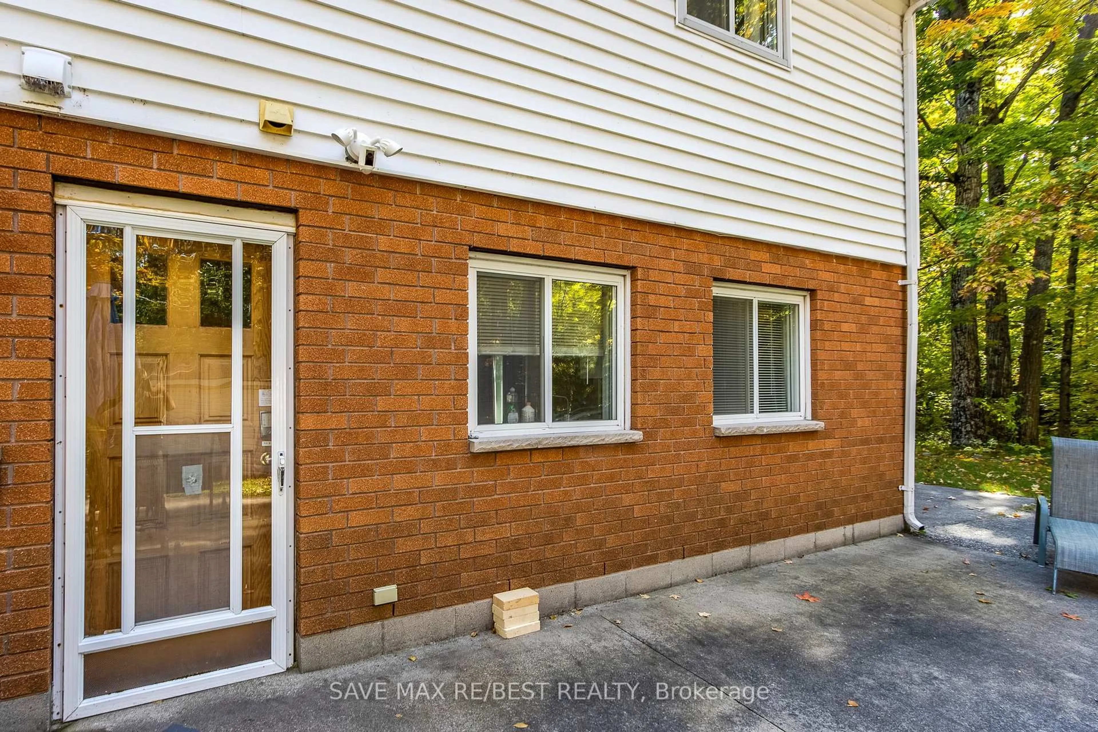 Home with brick exterior material, street for 910 Concession Rd 17, Penetanguishene Ontario L9M 1R3