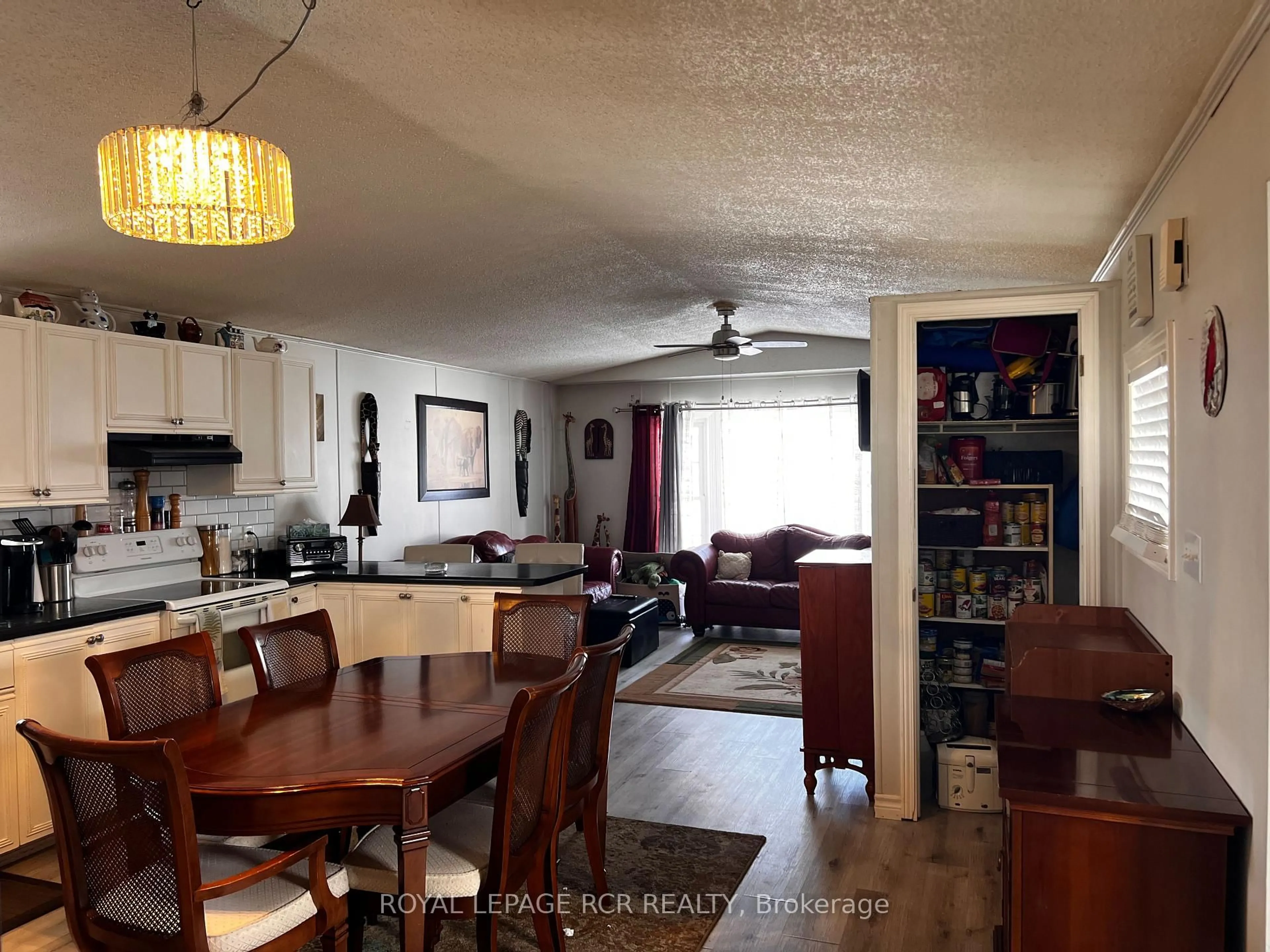 A pic of a room for 4122 Evergreen Terr, Severn Ontario L3V 6H4