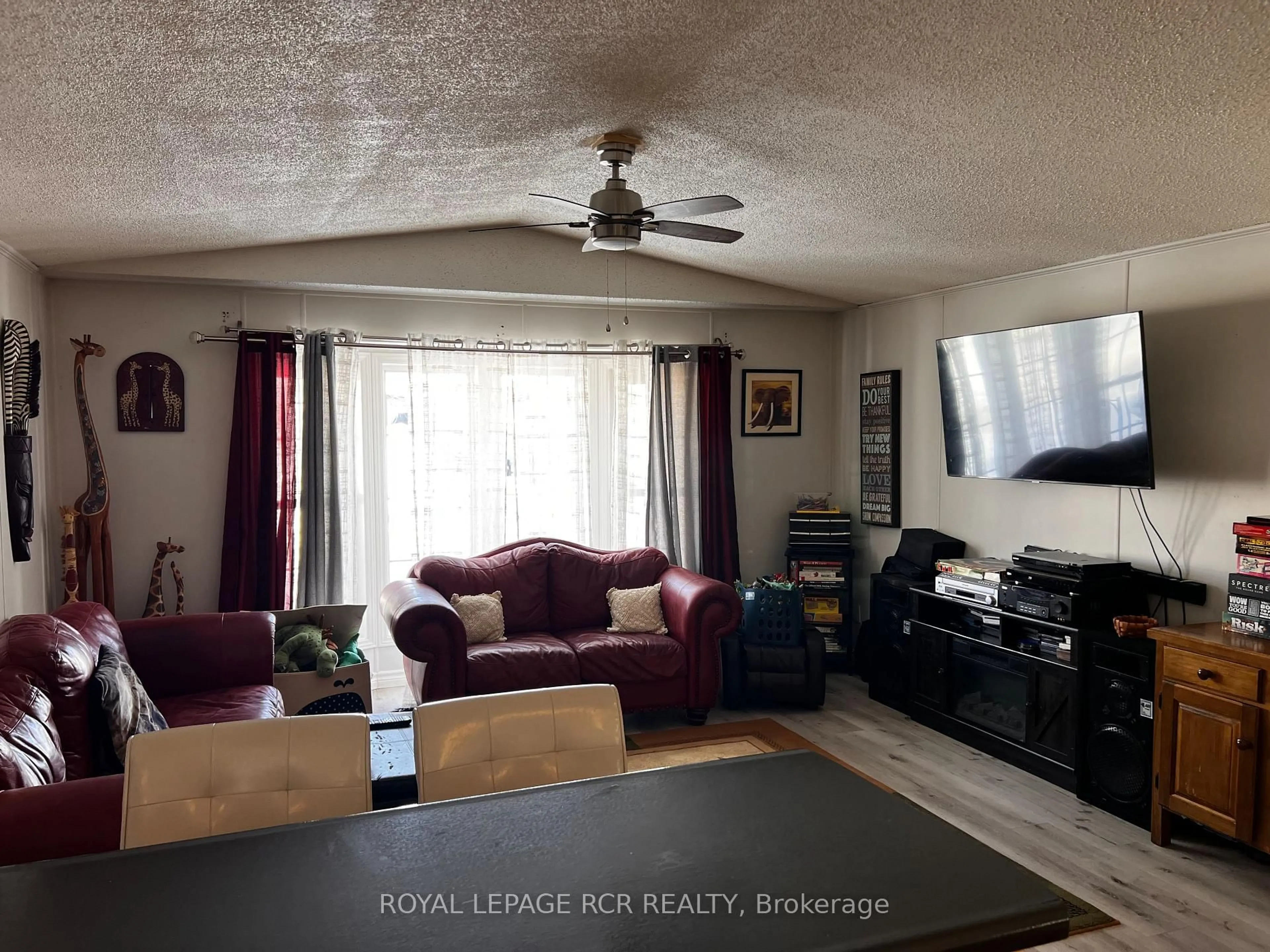 A pic of a room for 4122 Evergreen Terr, Severn Ontario L3V 6H4