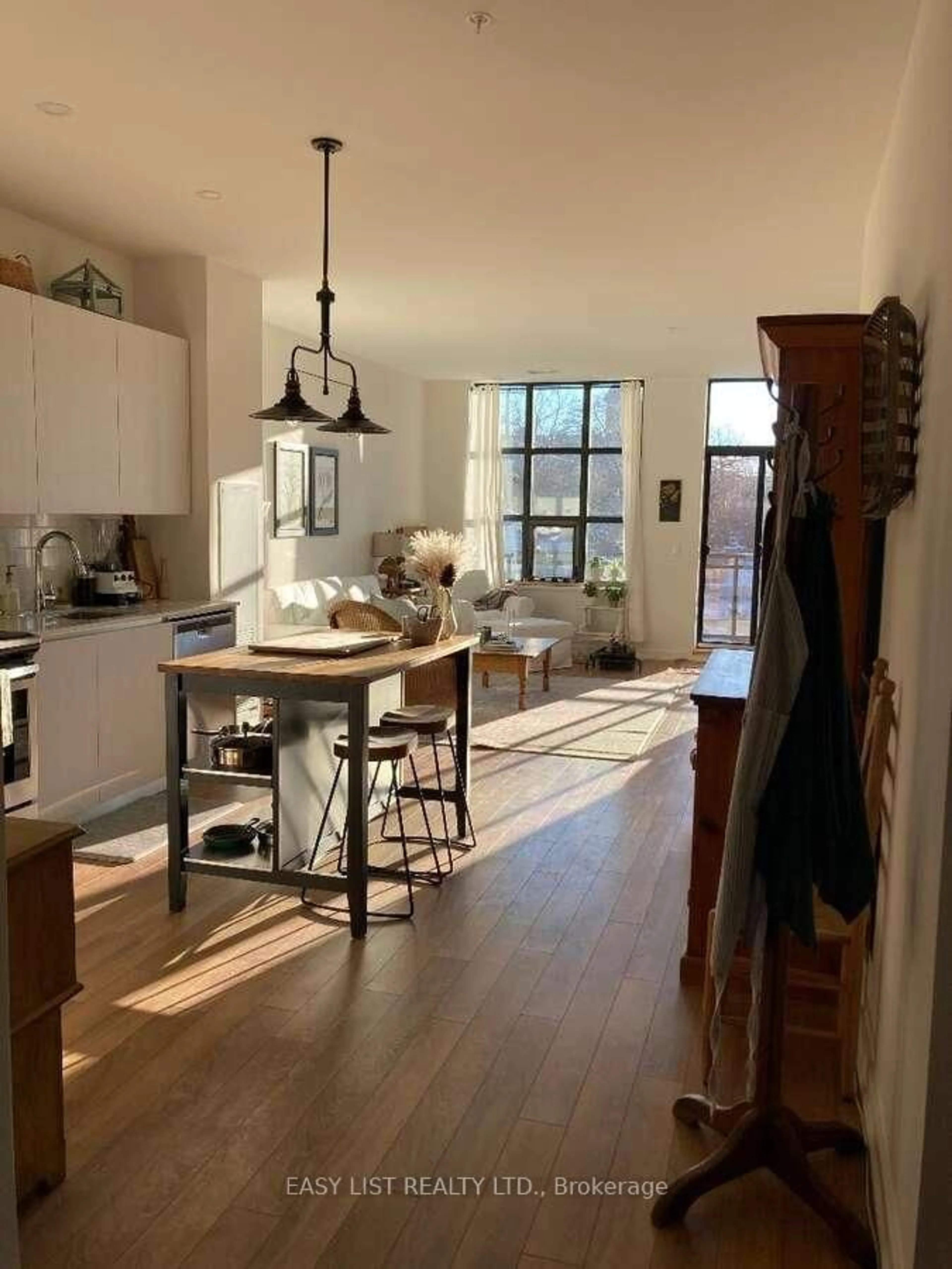 Open concept kitchen, unknown for 21 Matchedash St #316, Orillia Ontario L3V 4W4