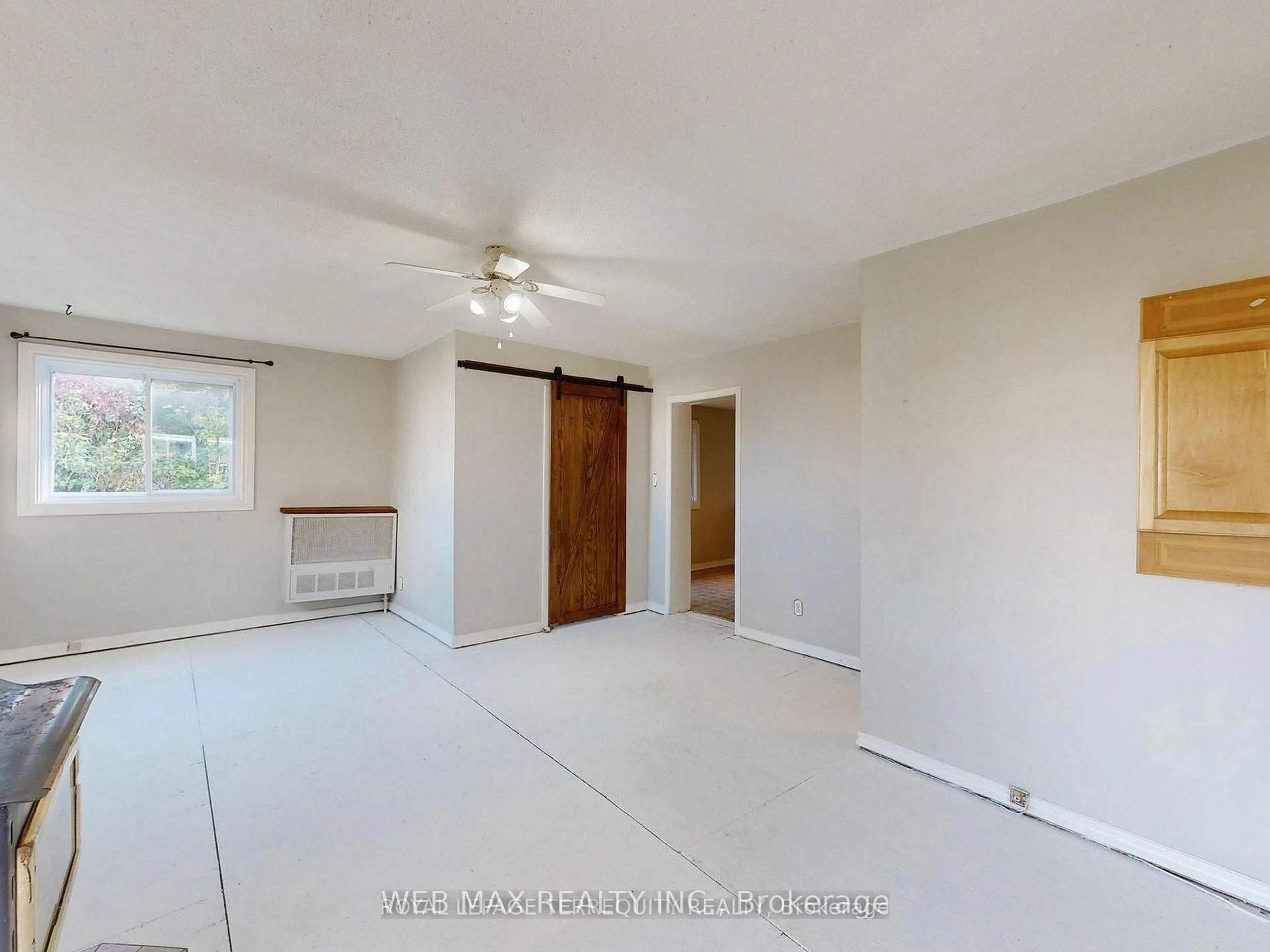 A pic of a room for 40 Brennan Ave, Barrie Ontario L4N 3X3