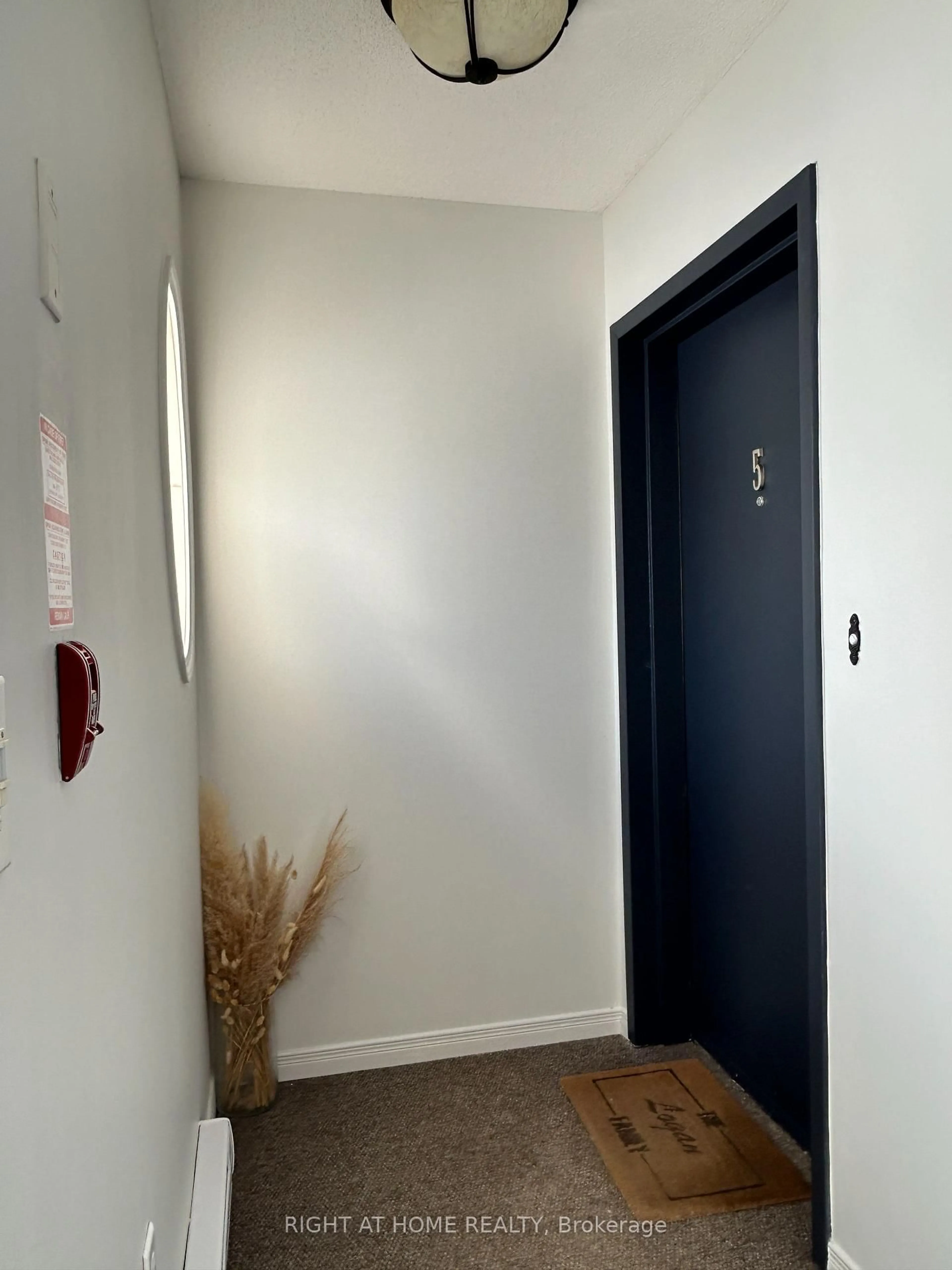 Unknown for 13 Cheltenham Rd #5, Barrie Ontario L4M 0E3