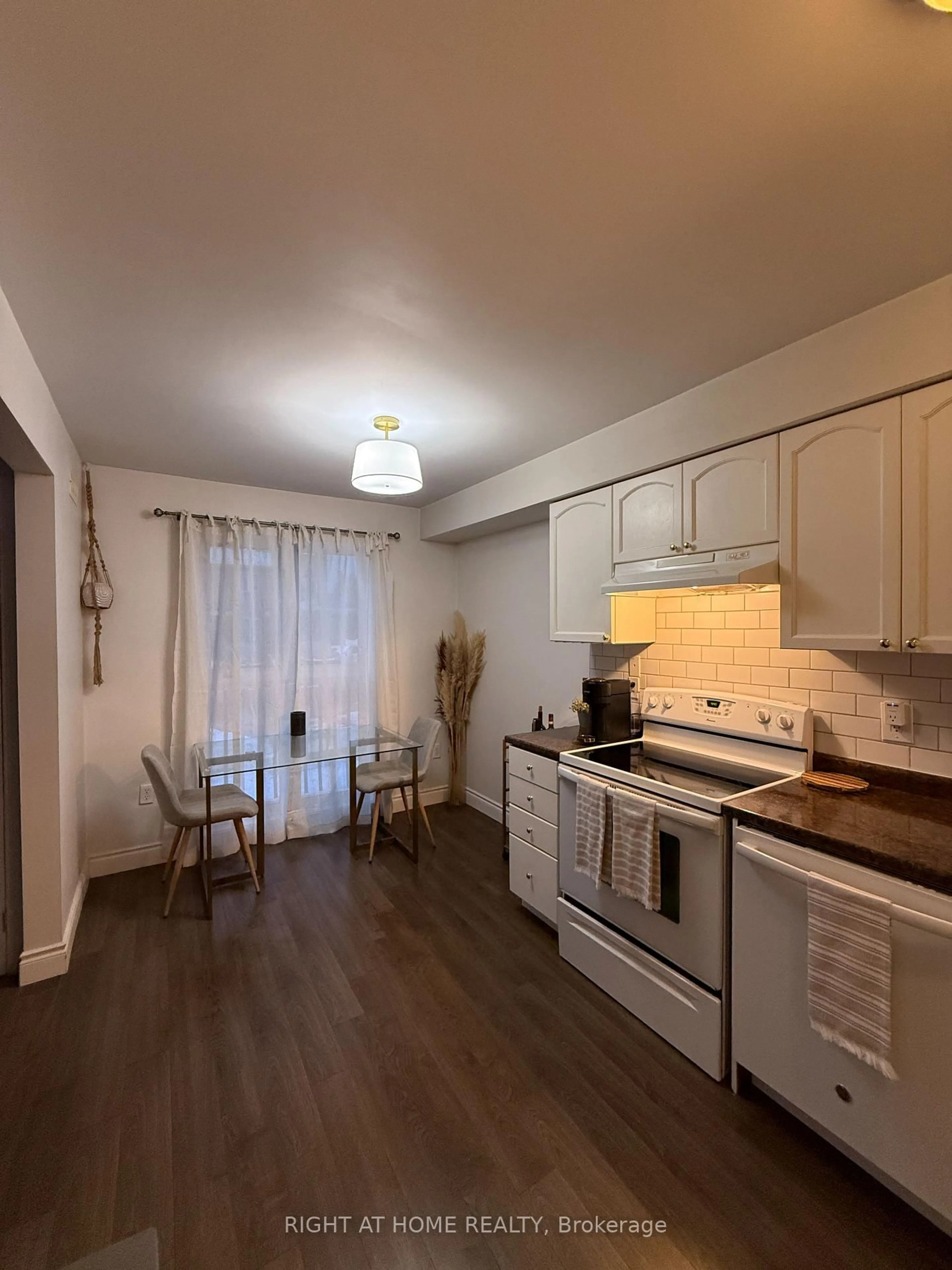 Standard kitchen, wood/laminate floor for 13 Cheltenham Rd #5, Barrie Ontario L4M 0E3