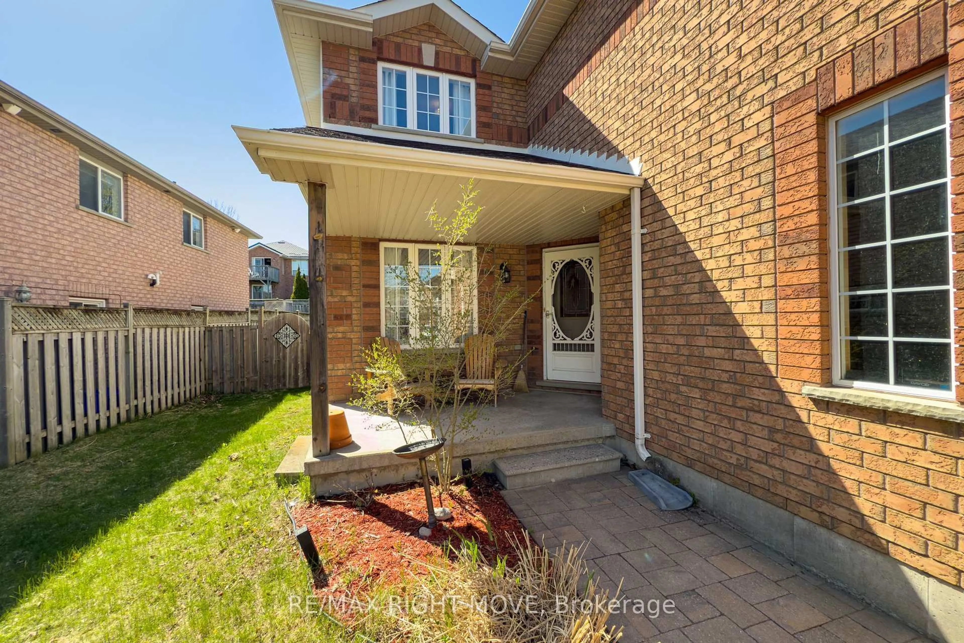 Home with brick exterior material, street for 147 Julia Cres, Orillia Ontario L3V 7X3