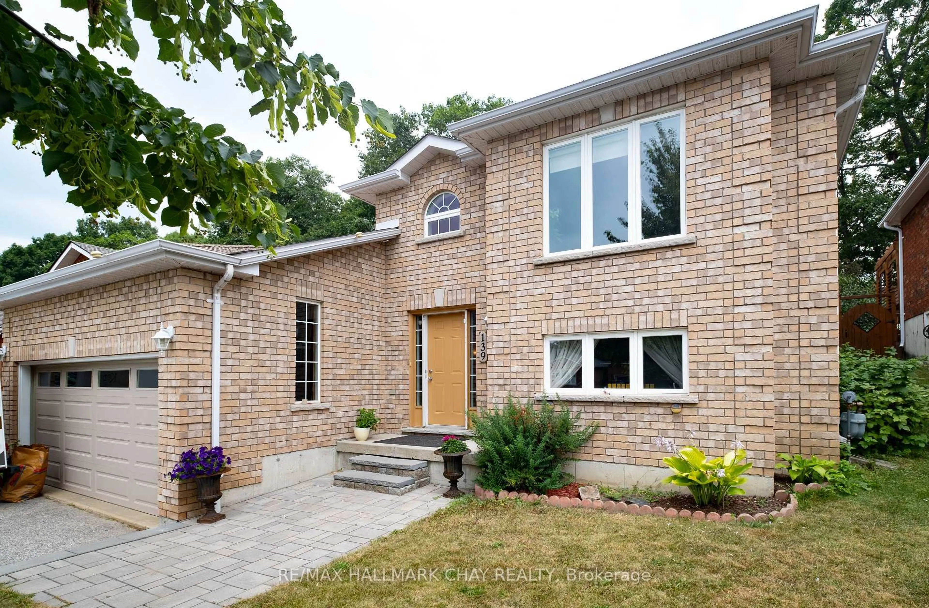 Home with brick exterior material, street for 139 WAWINET St, Midland Ontario L4R 5A9