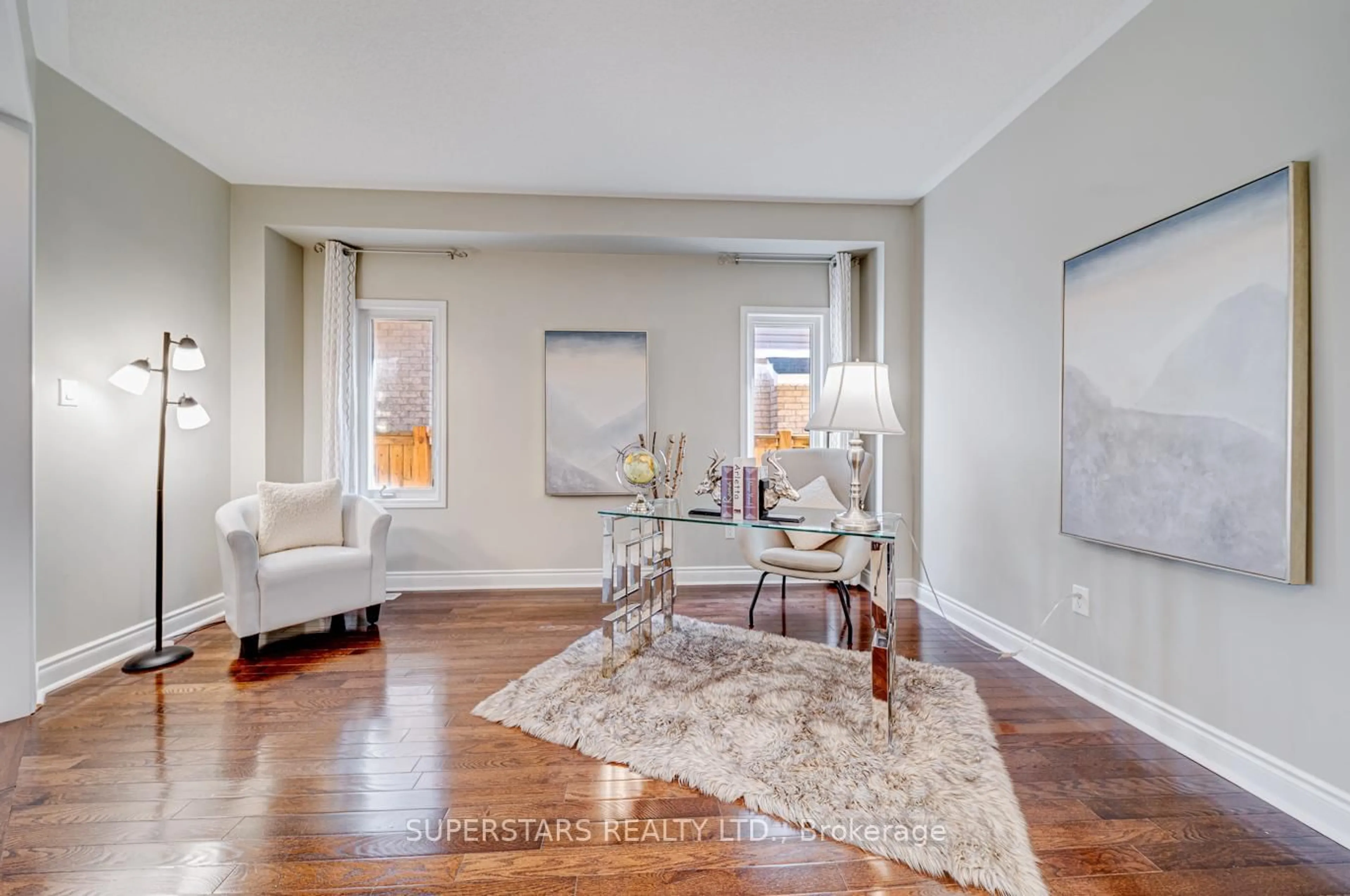 Living room with furniture, unknown for 46 Majesty Blvd, Barrie Ontario L4M 0E4