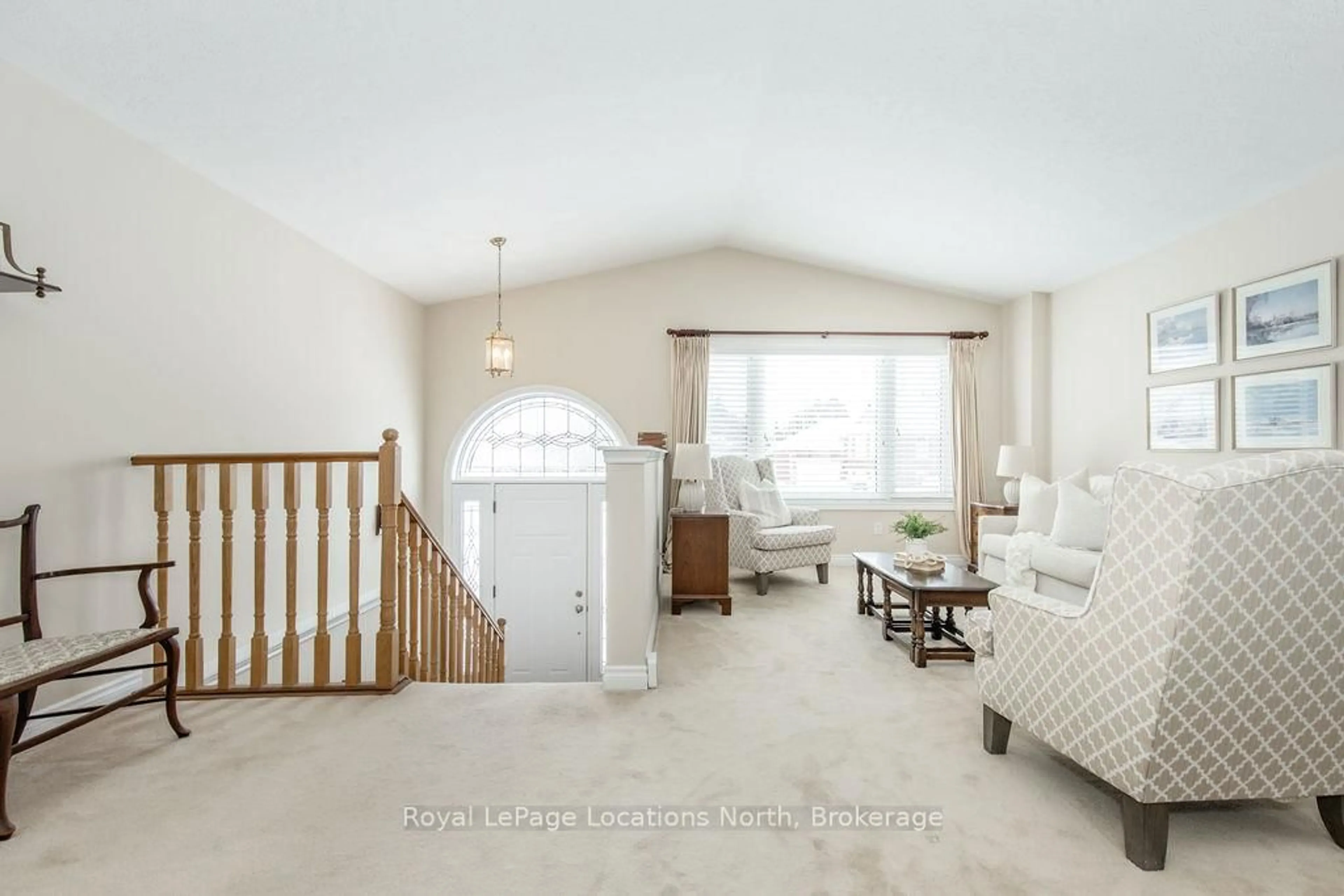 Living room with furniture, unknown for 40 Fairway Cres, Wasaga Beach Ontario L9Z 1B8