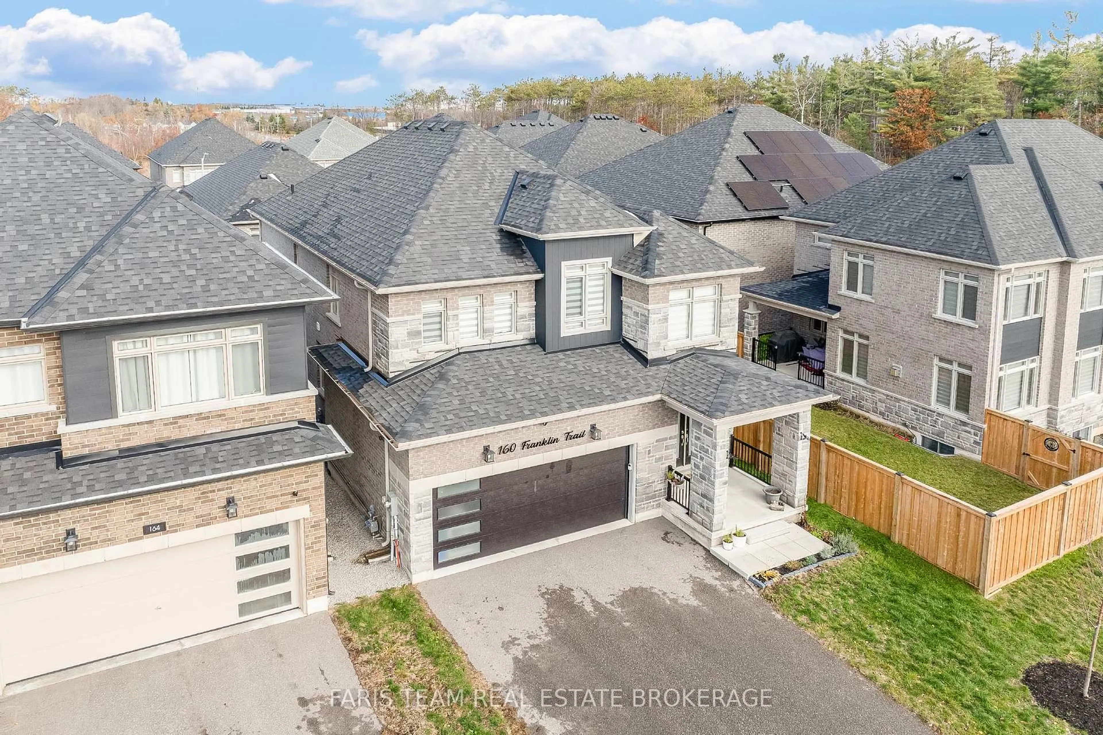 A pic from outside/outdoor area/front of a property/back of a property/a pic from drone, unknown for 160 Franklin Tr, Barrie Ontario L9J 0J1