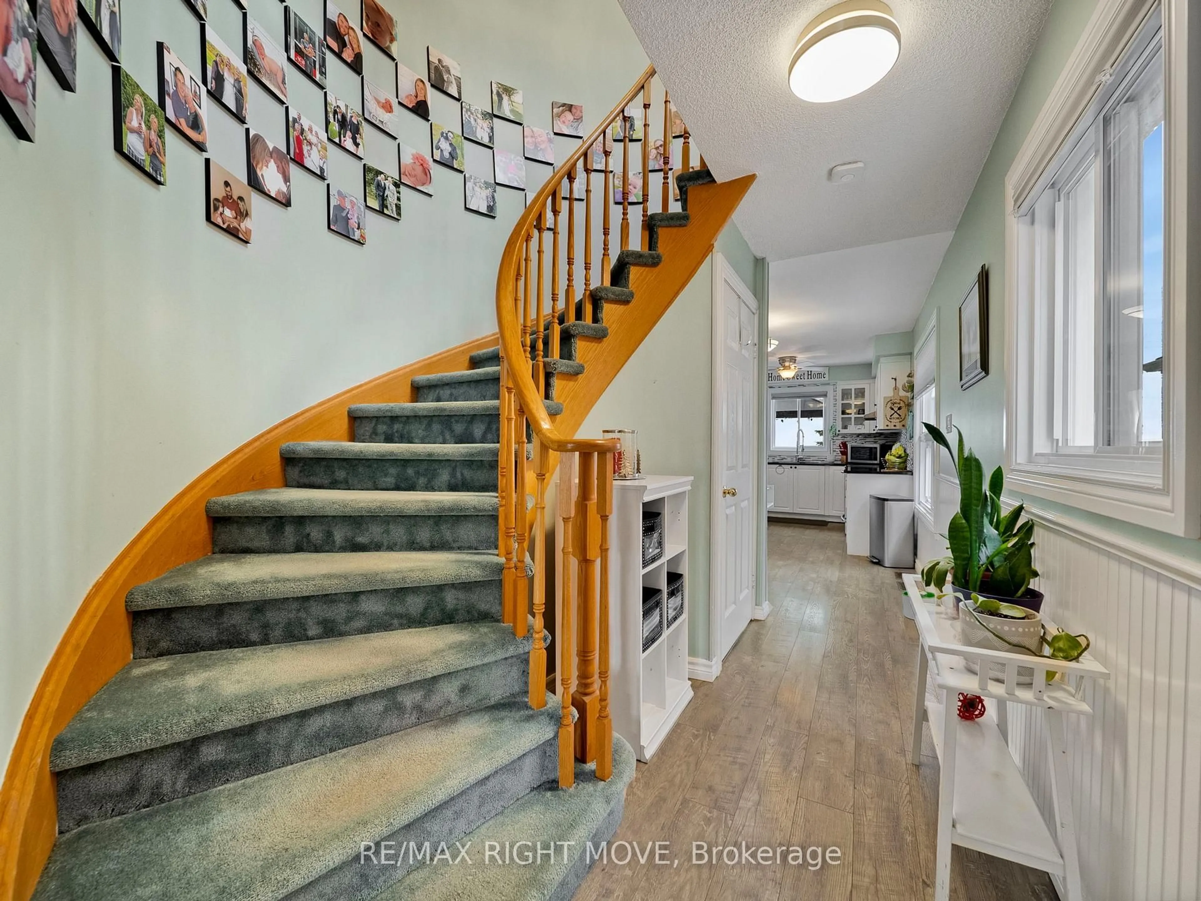 Unknown for 42 Sundew Dr, Barrie Ontario L4N 9L8