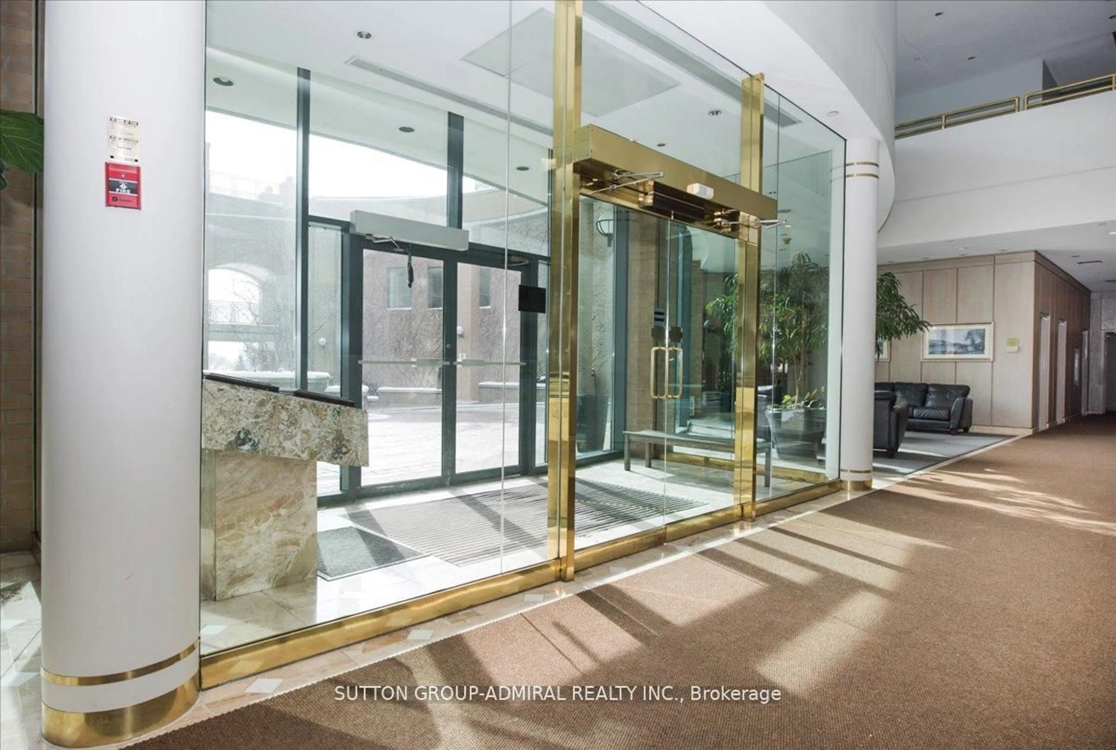 Indoor foyer for 150 Dunlop St #509, Barrie Ontario L4M 6H1