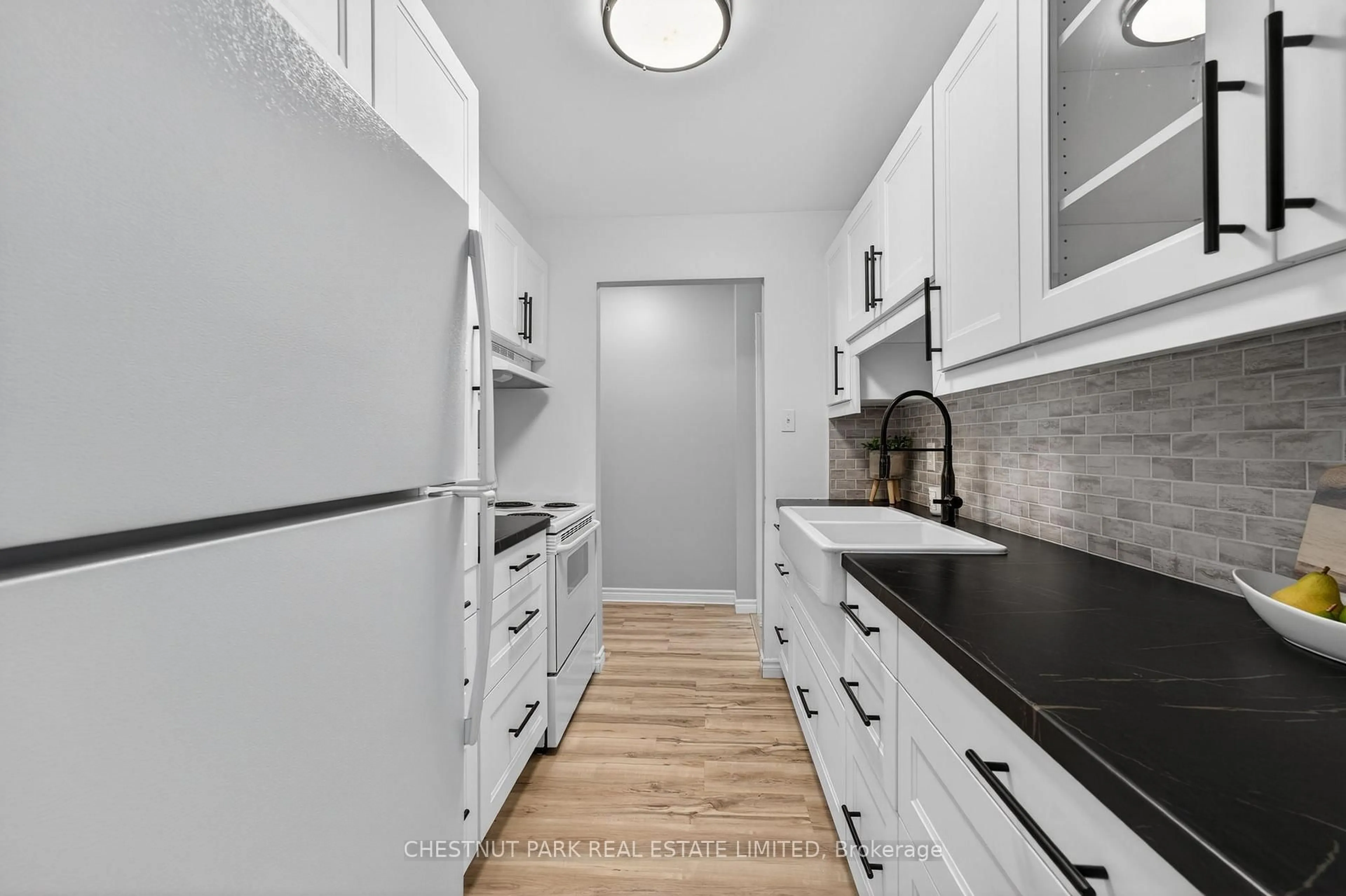 Standard kitchen, unknown for 1 Quail Cres #208, Barrie Ontario L4N 6W9