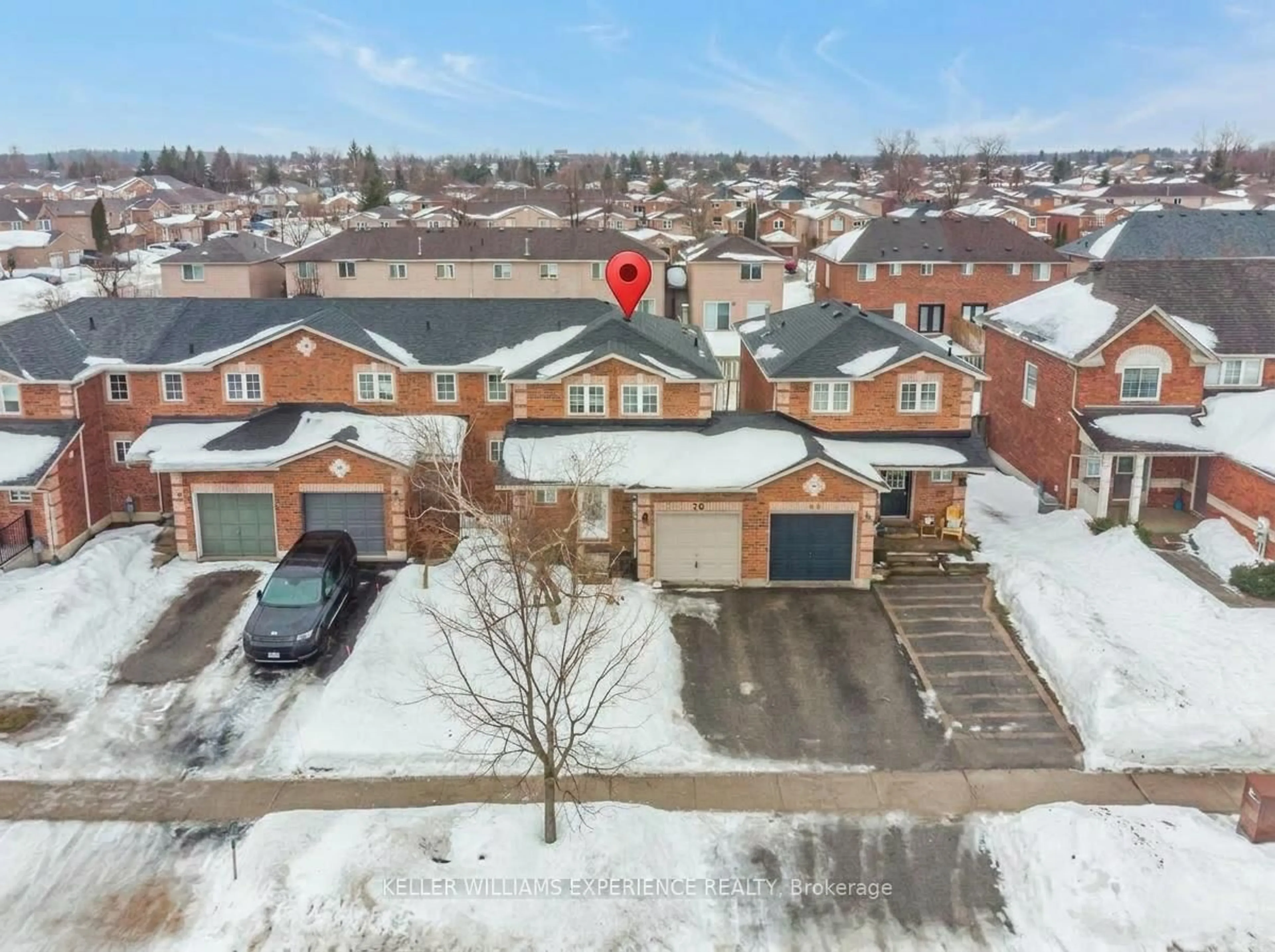A pic from outside/outdoor area/front of a property/back of a property/a pic from drone, street for 70 Weymouth Rd, Barrie Ontario L4M 6R7
