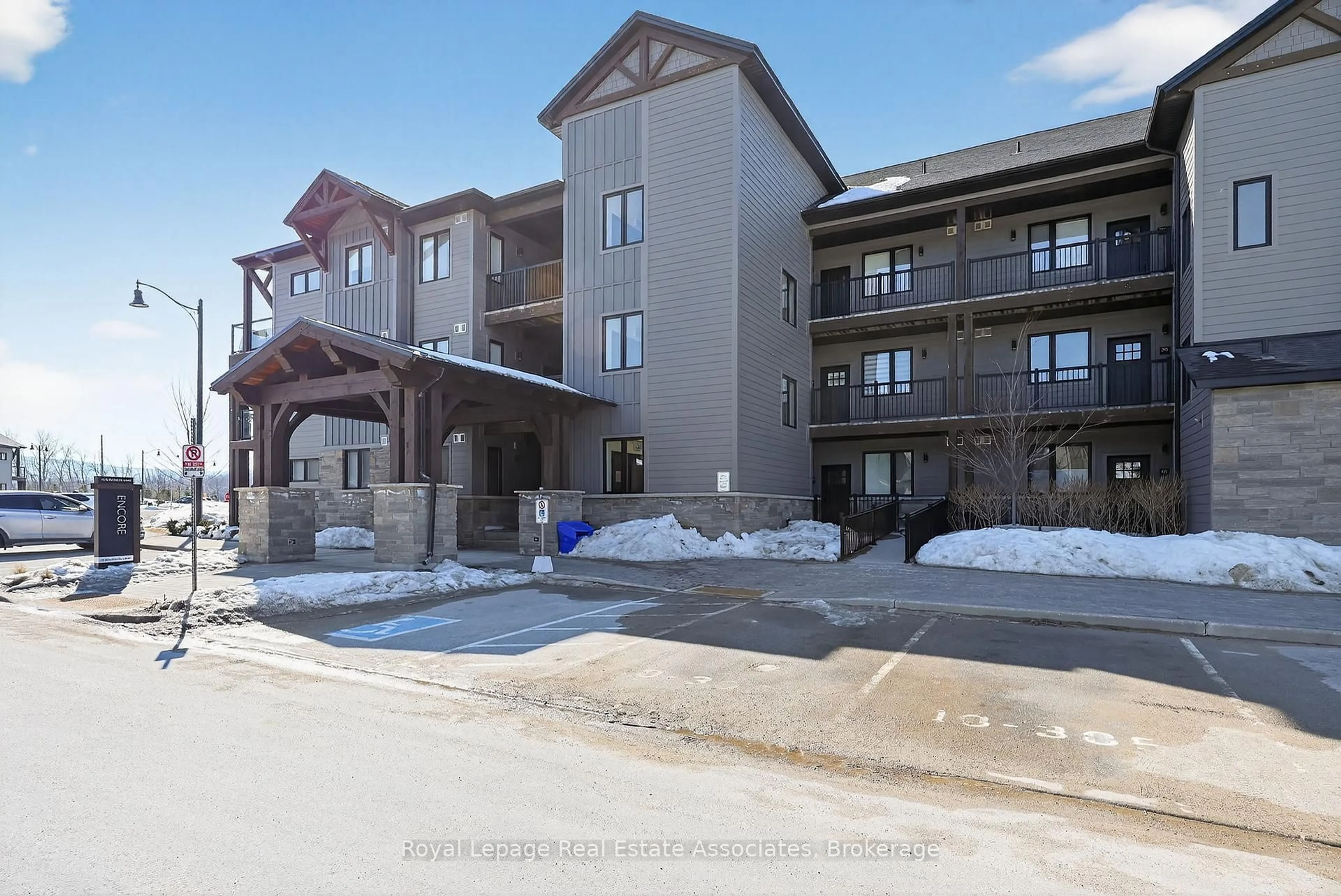 Patio, unknown for 10 Beausoleil Lane #306, Collingwood Ontario L9Y 2X5