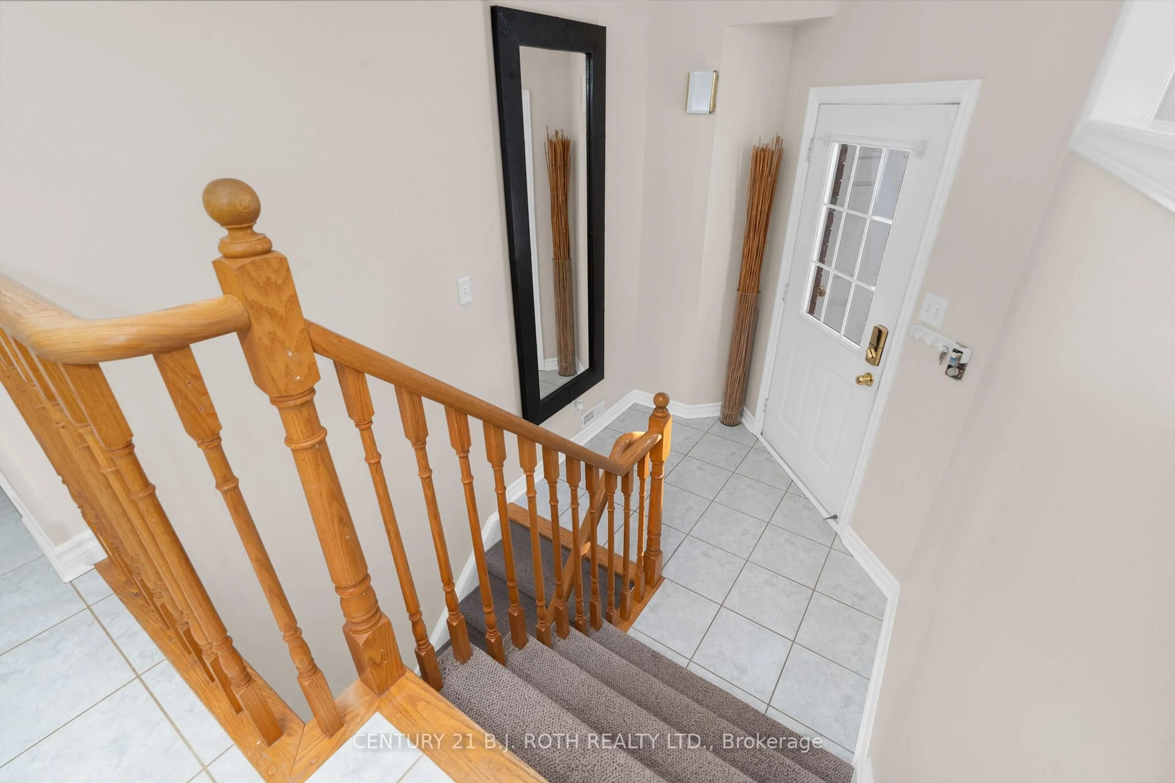 Unknown for 63 Kenwell Cres, Barrie Ontario L4N 0A3