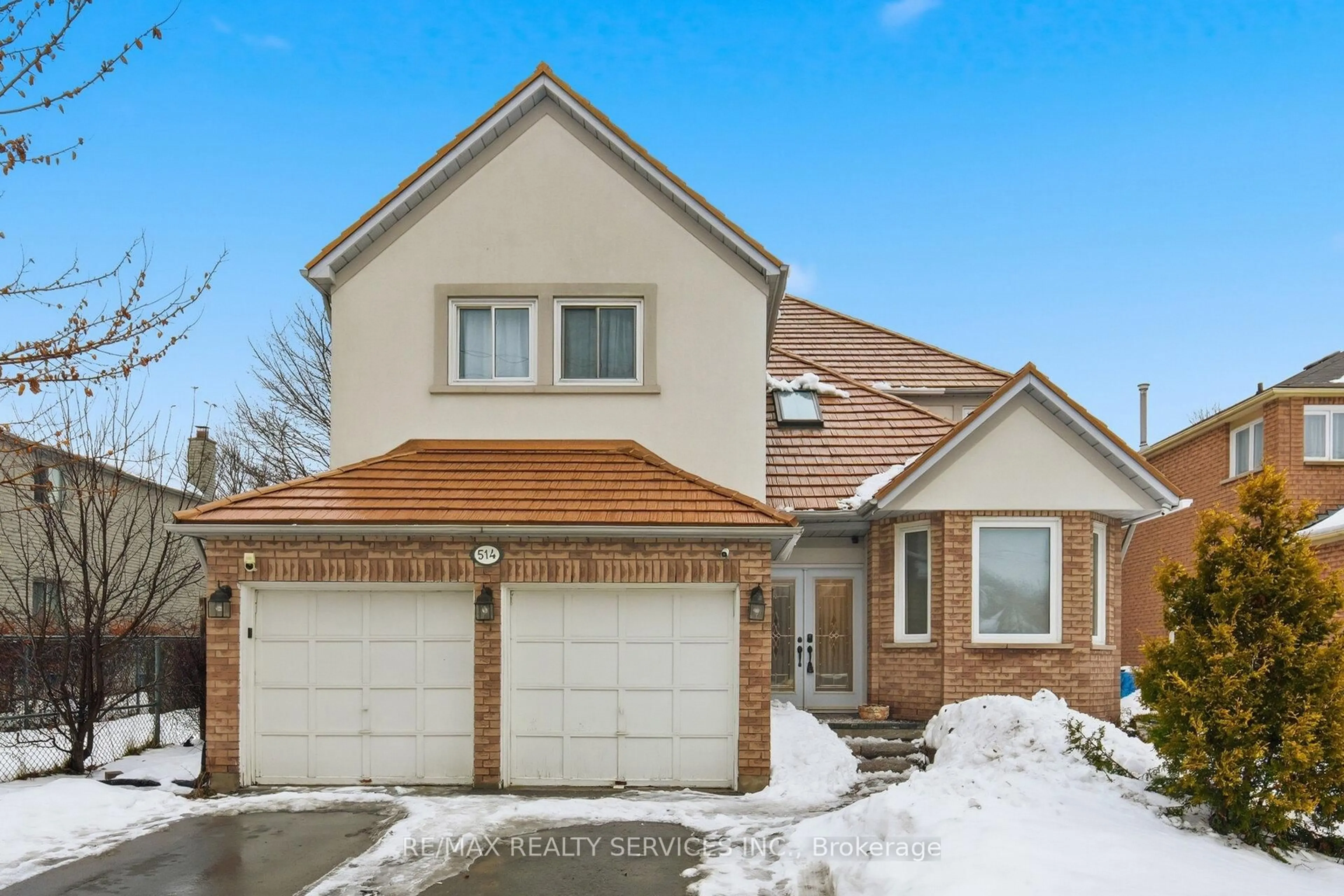 Home with brick exterior material, street for 514 Grove St, Barrie Ontario L4M 5Z2