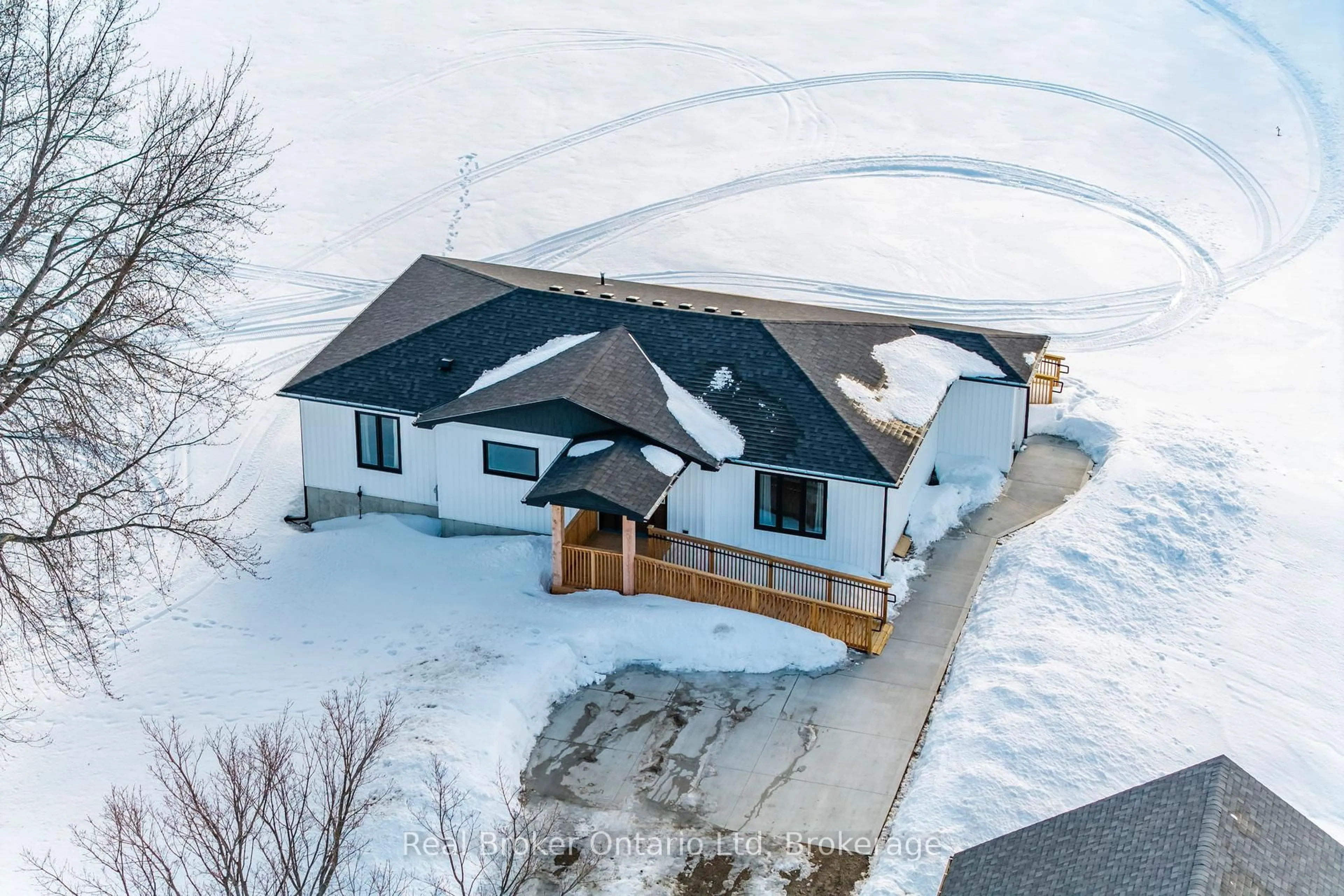 A pic from outside/outdoor area/front of a property/back of a property/a pic from drone, unknown for 597 Lafontaine  Rd, Tiny Ontario L9M 0L7