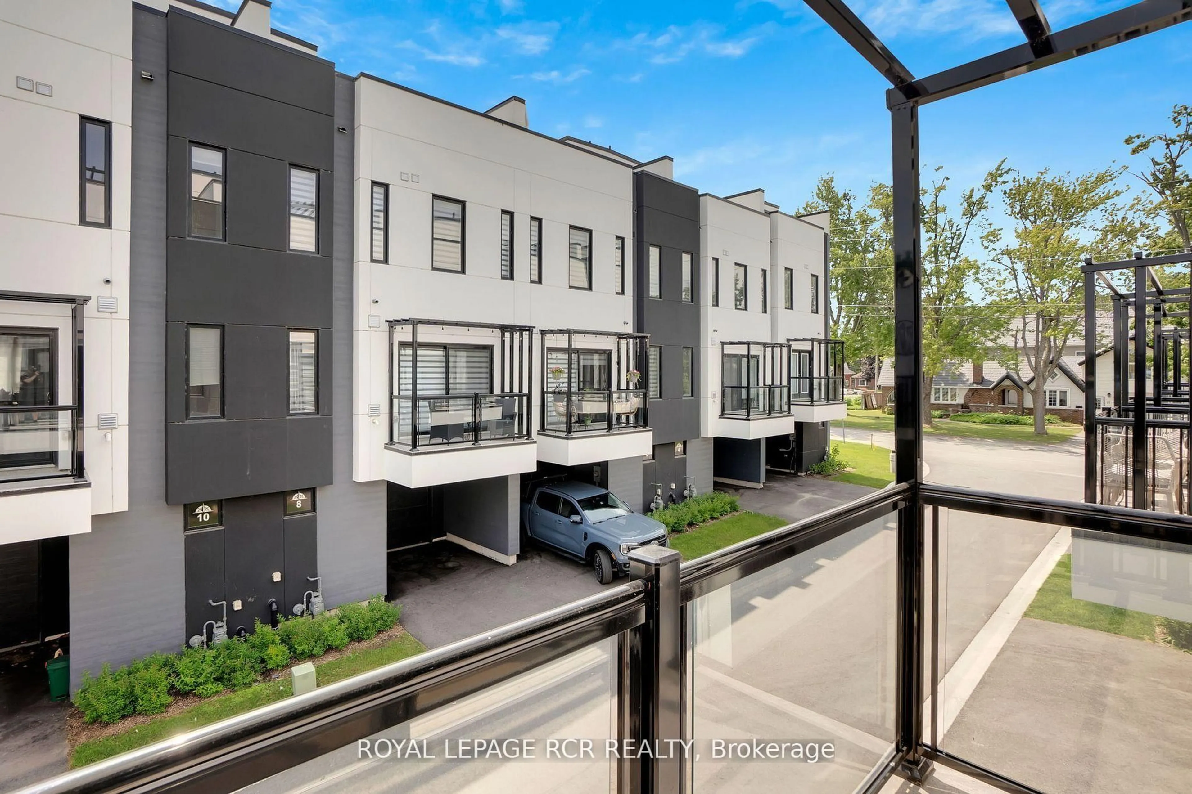 A pic from outside/outdoor area/front of a property/back of a property/a pic from drone, street for 9 Bru-Lor Lane, Orillia Ontario L3V 8P4