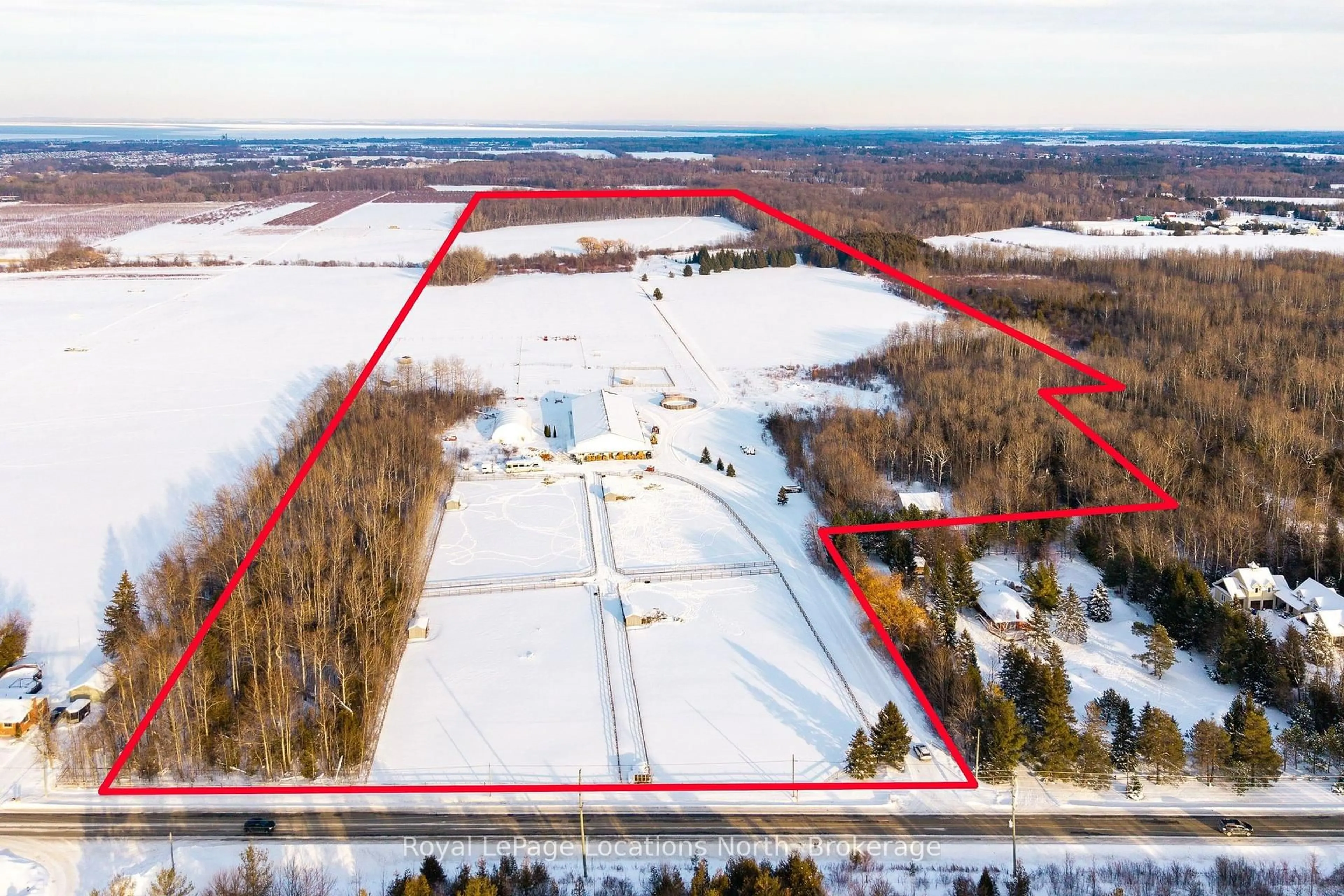 A pic from outside/outdoor area/front of a property/back of a property/a pic from drone, building for 2623 Con 10 N Nottawasaga Sdrd, Clearview Ontario L9Y 3Y9