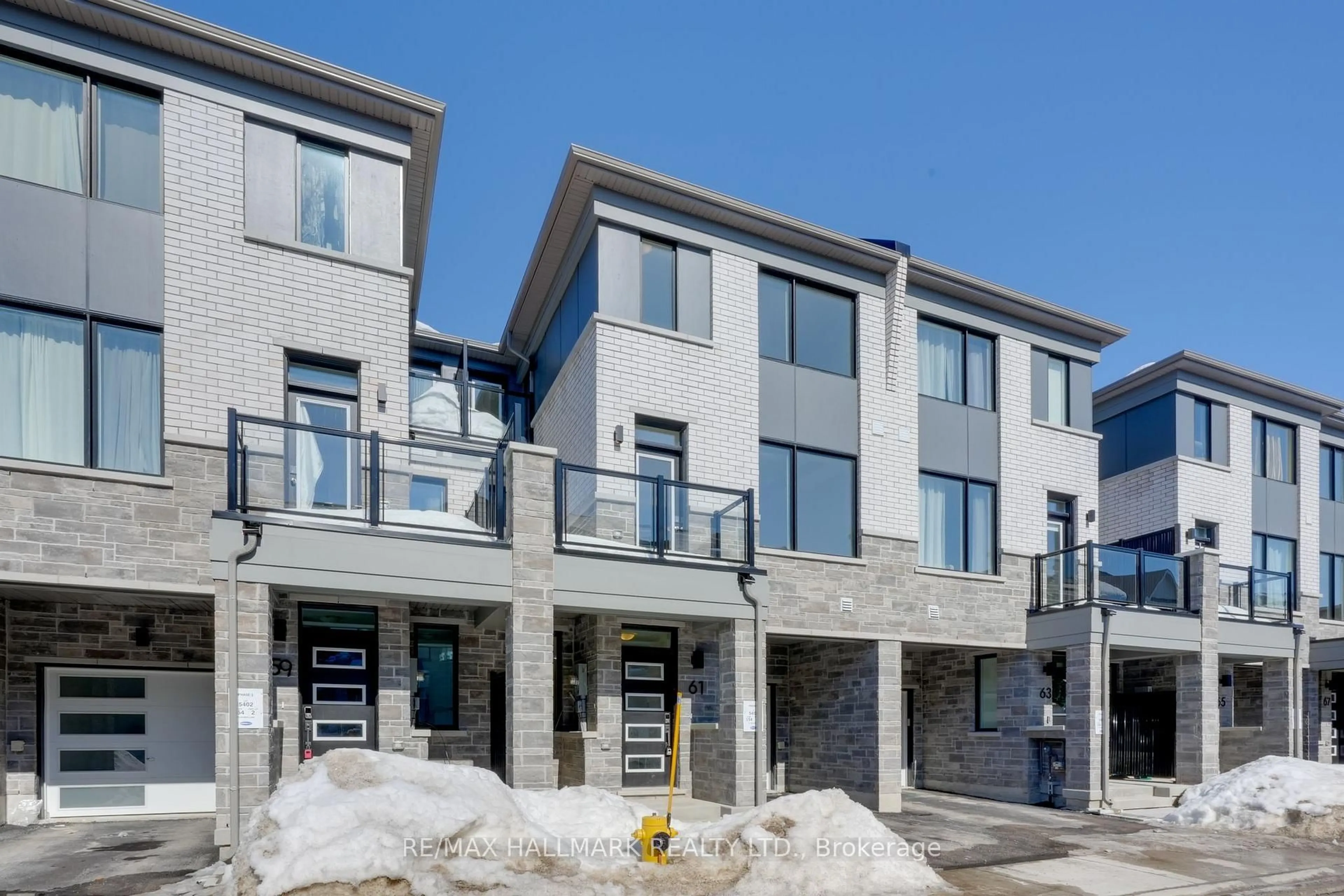 Home with brick exterior material, street for 61 Pearen Lane, Barrie Ontario L9J 0Z6