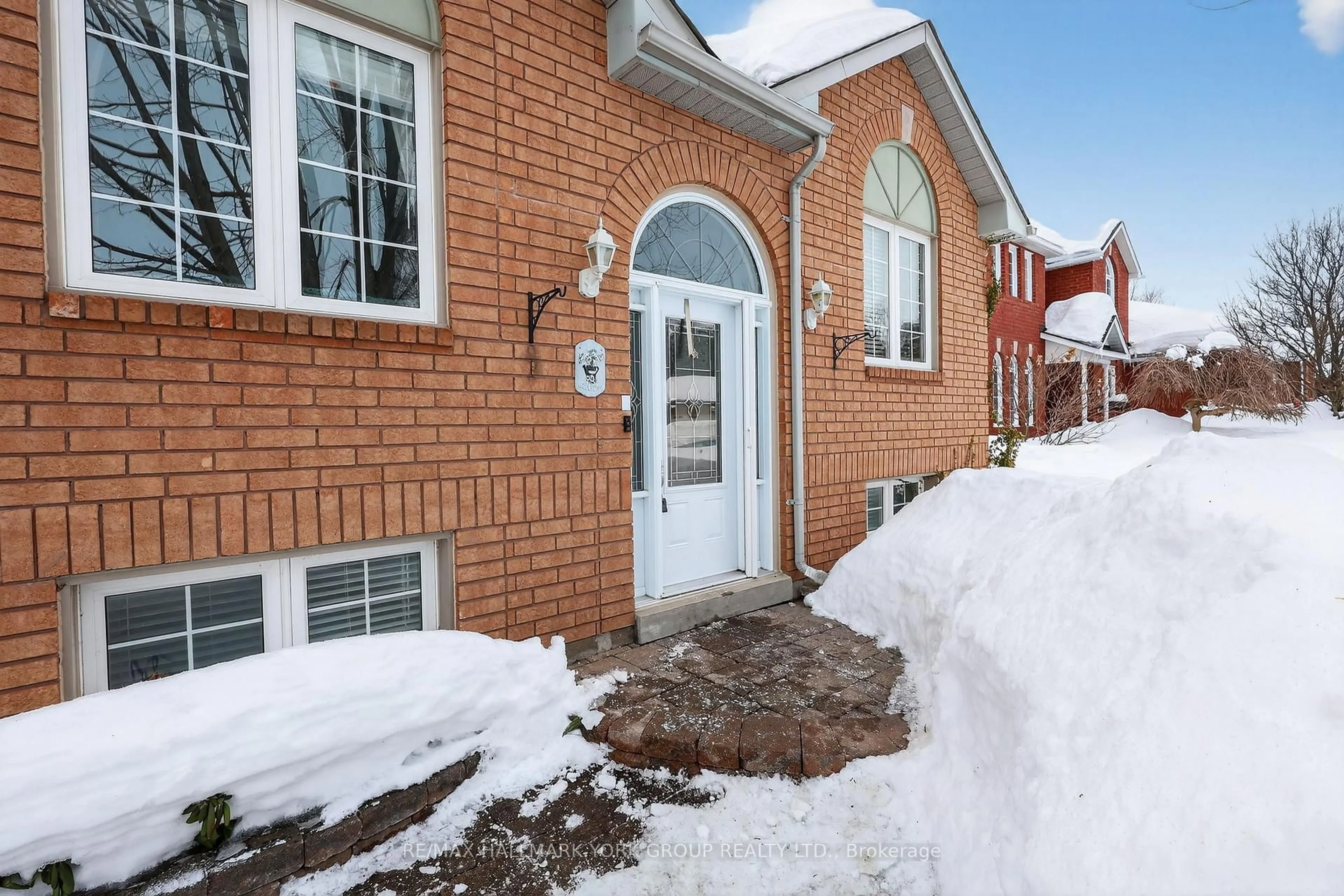 Home with brick exterior material, street for 29 Ashton St, Orillia Ontario L3V 7V5