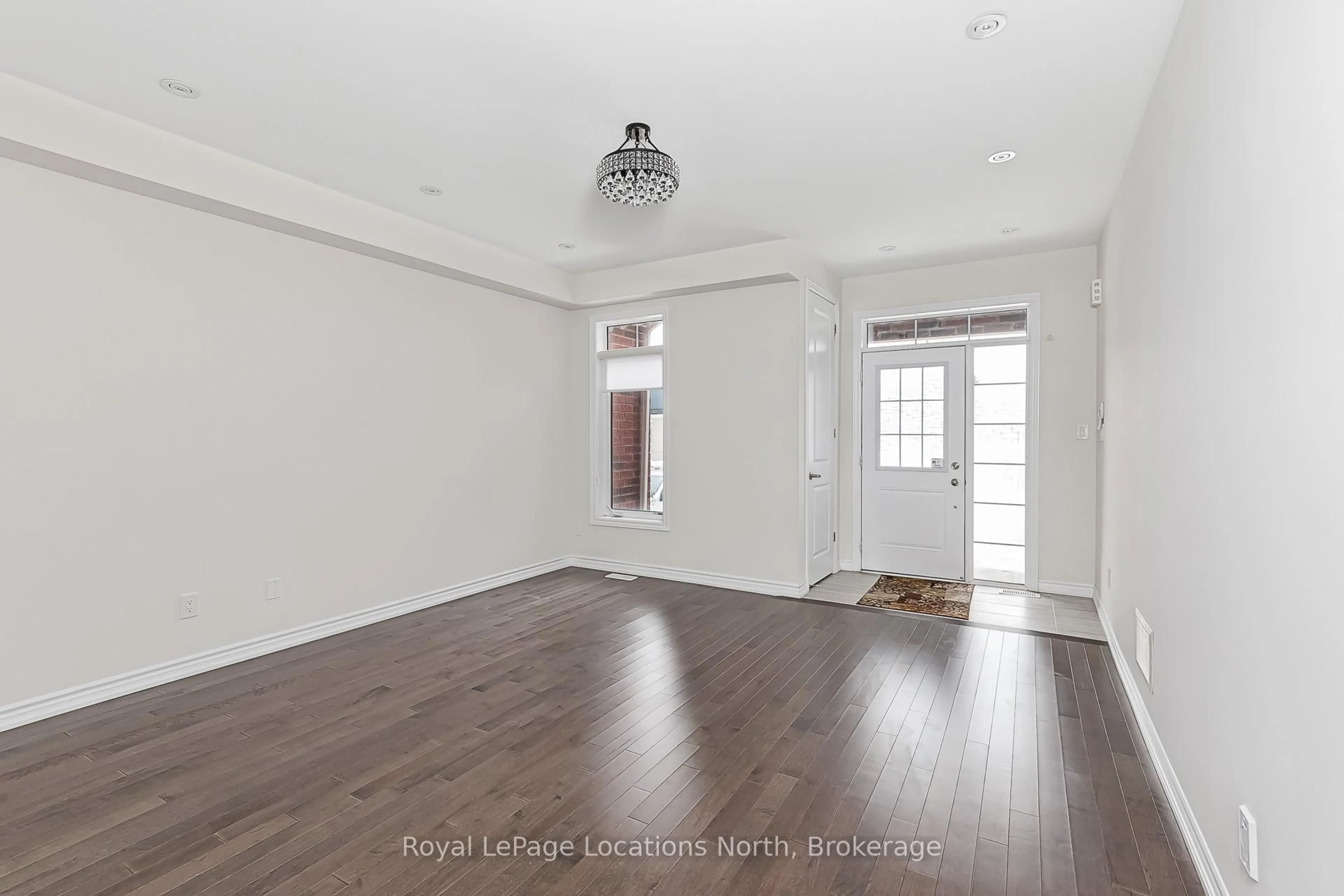 Indoor entryway for 137 Allegra Dr, Wasaga Beach Ontario L9Z 0H6