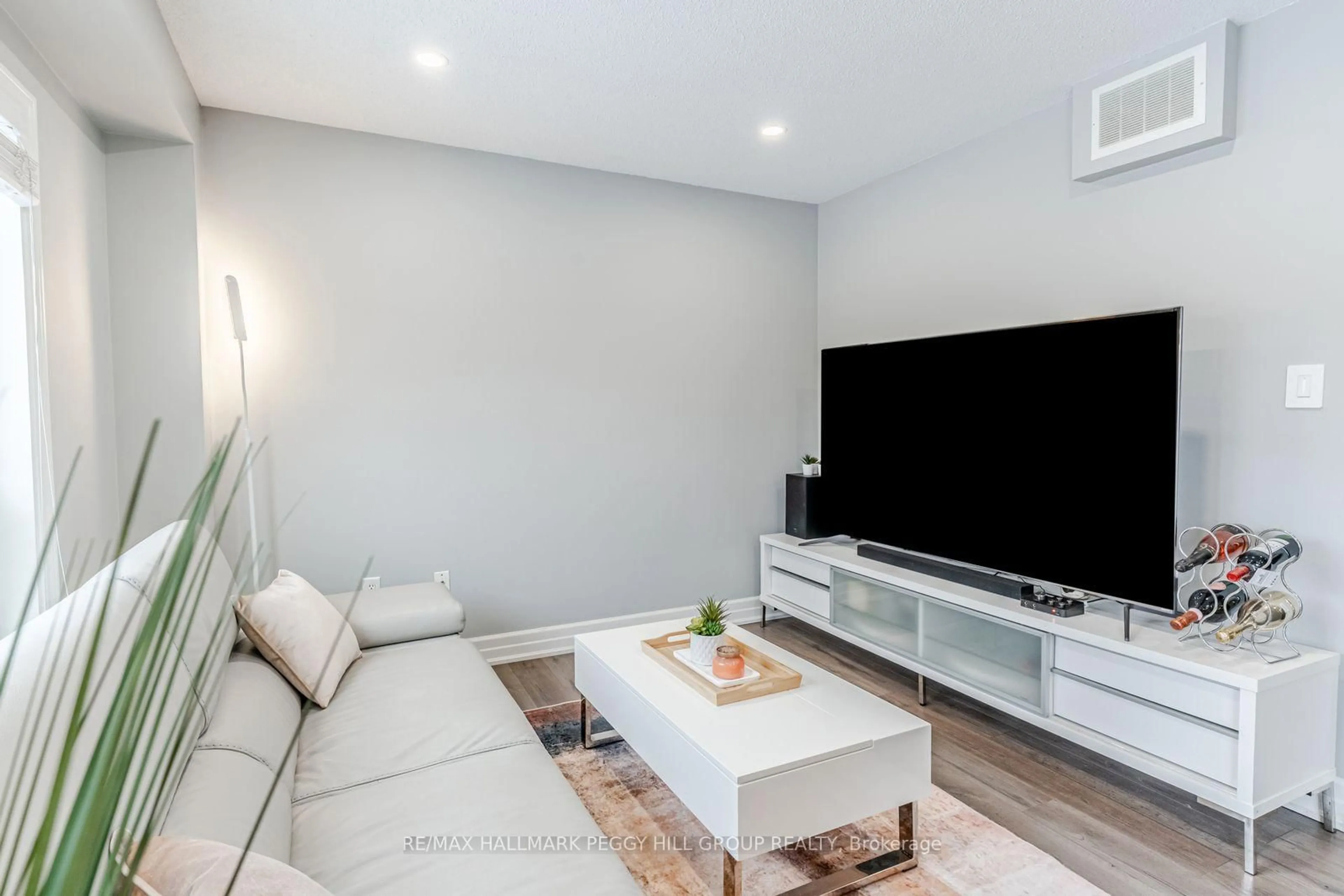 Unknown for 34 Coronation Pkwy, Barrie Ontario L4M 7J8